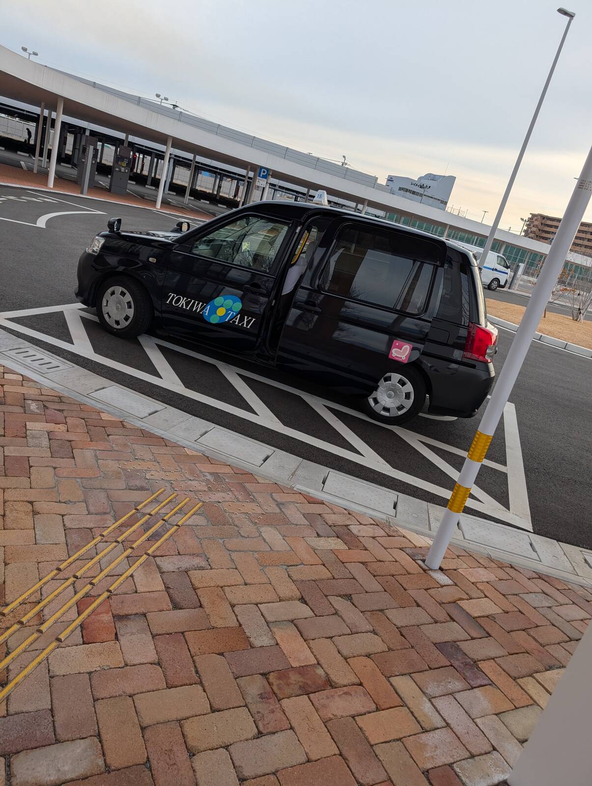 タクシーで移動