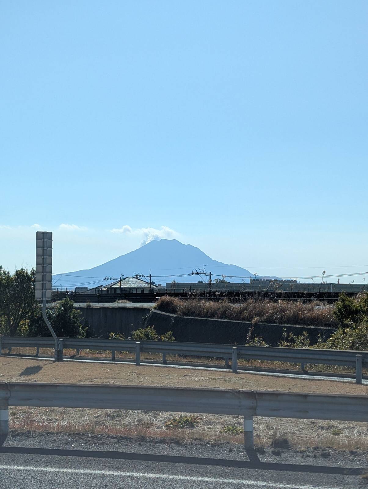 高速道路から見る桜島