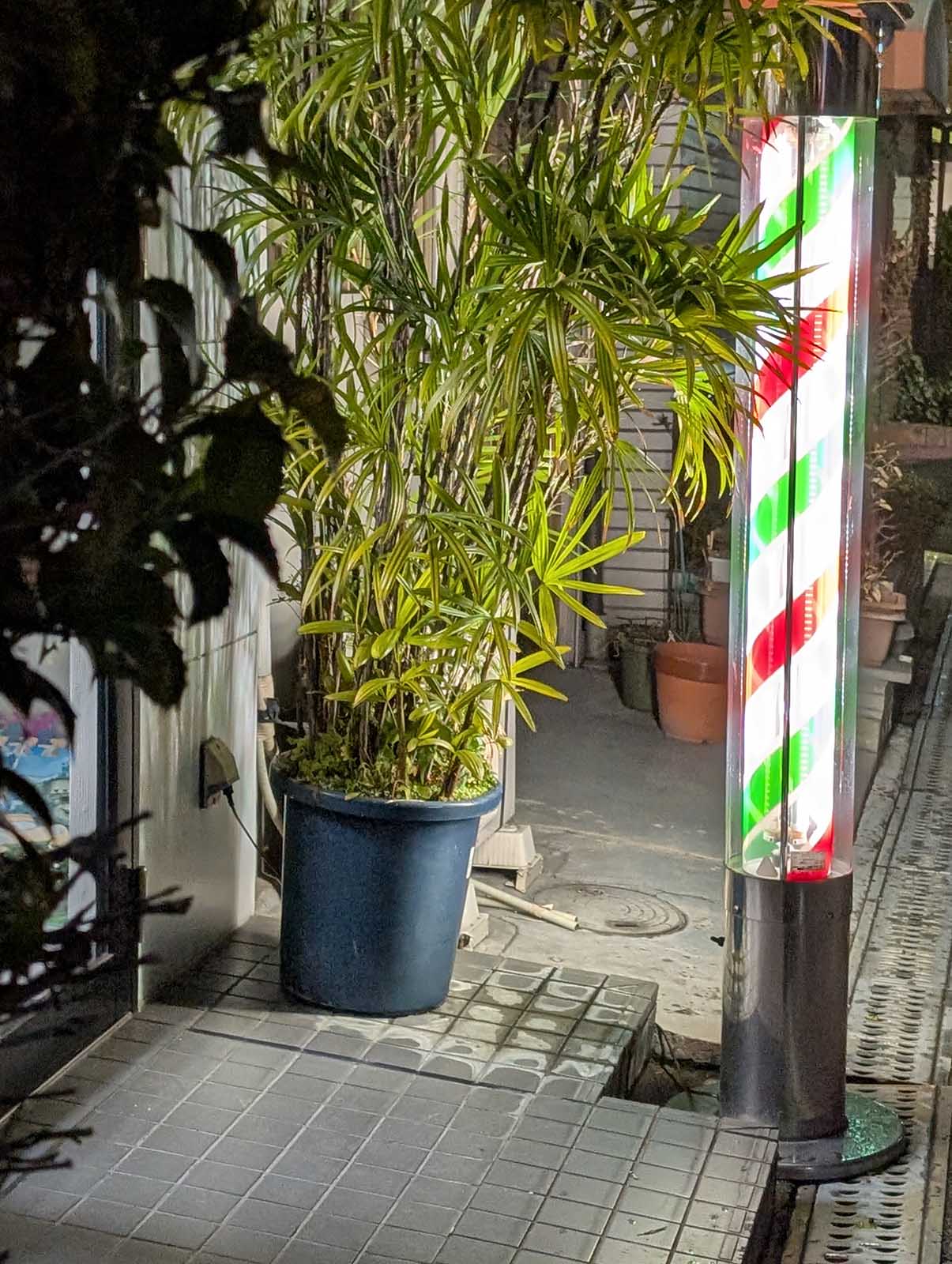 散髪来店
