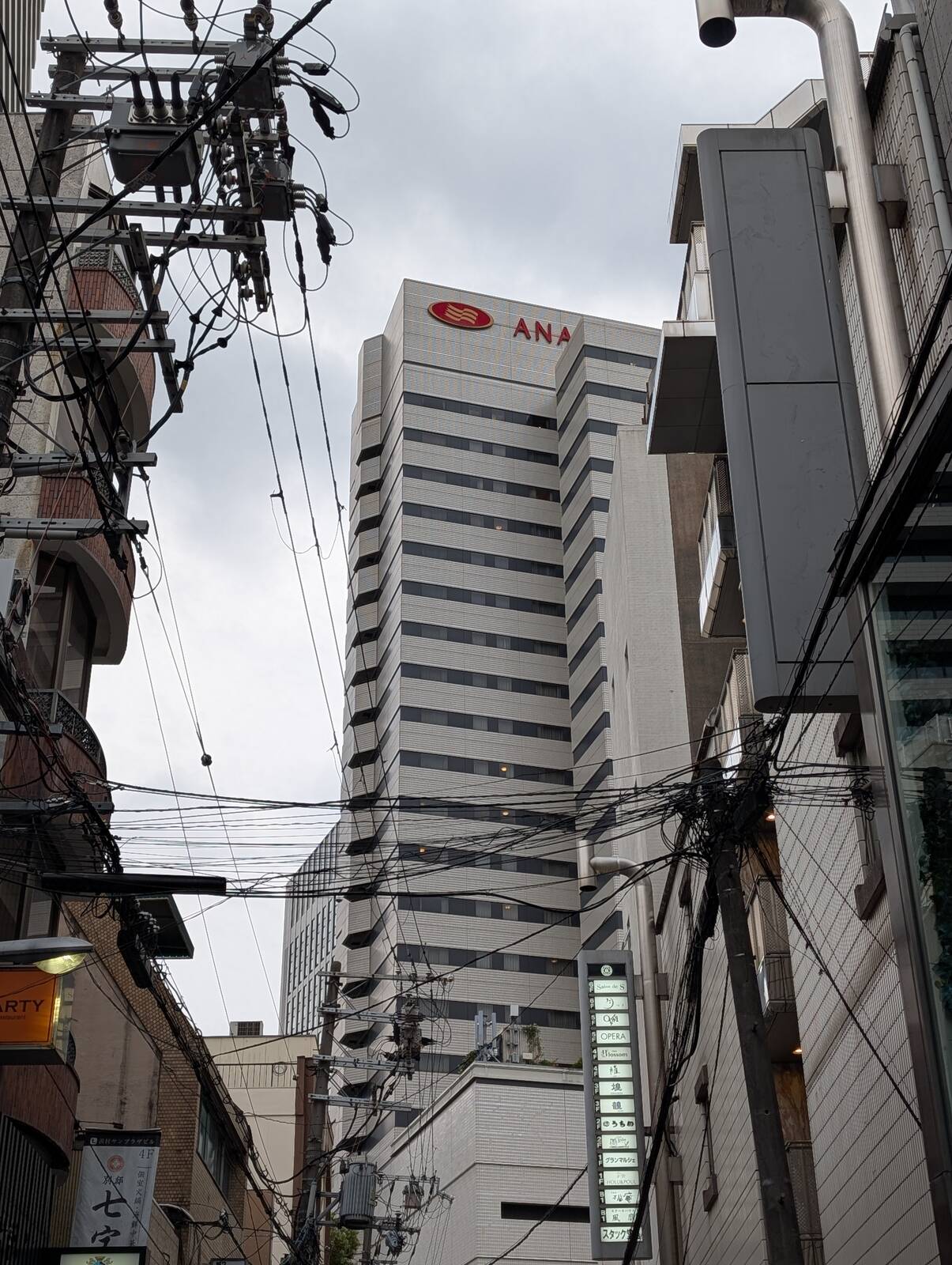 ANAクラウンプラザ大阪外観