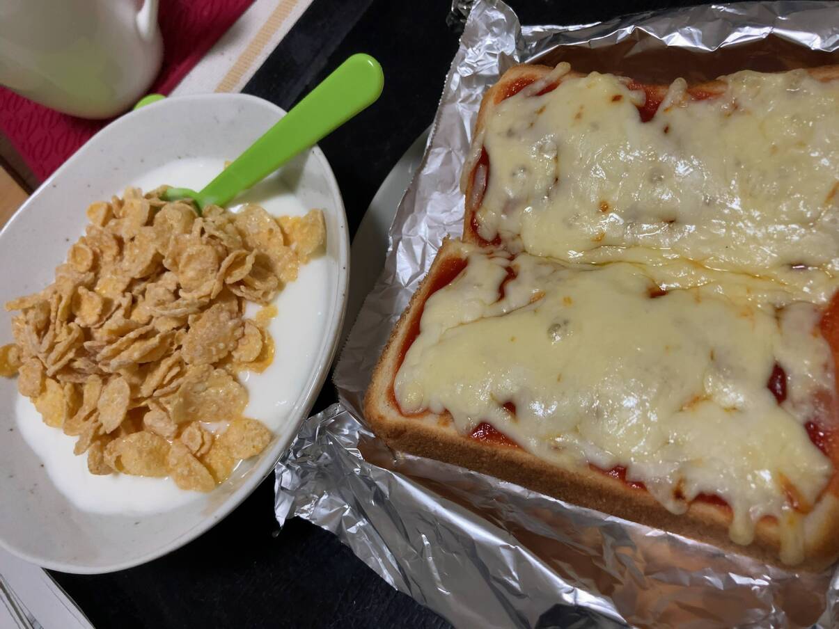 本日の朝食兼昼食