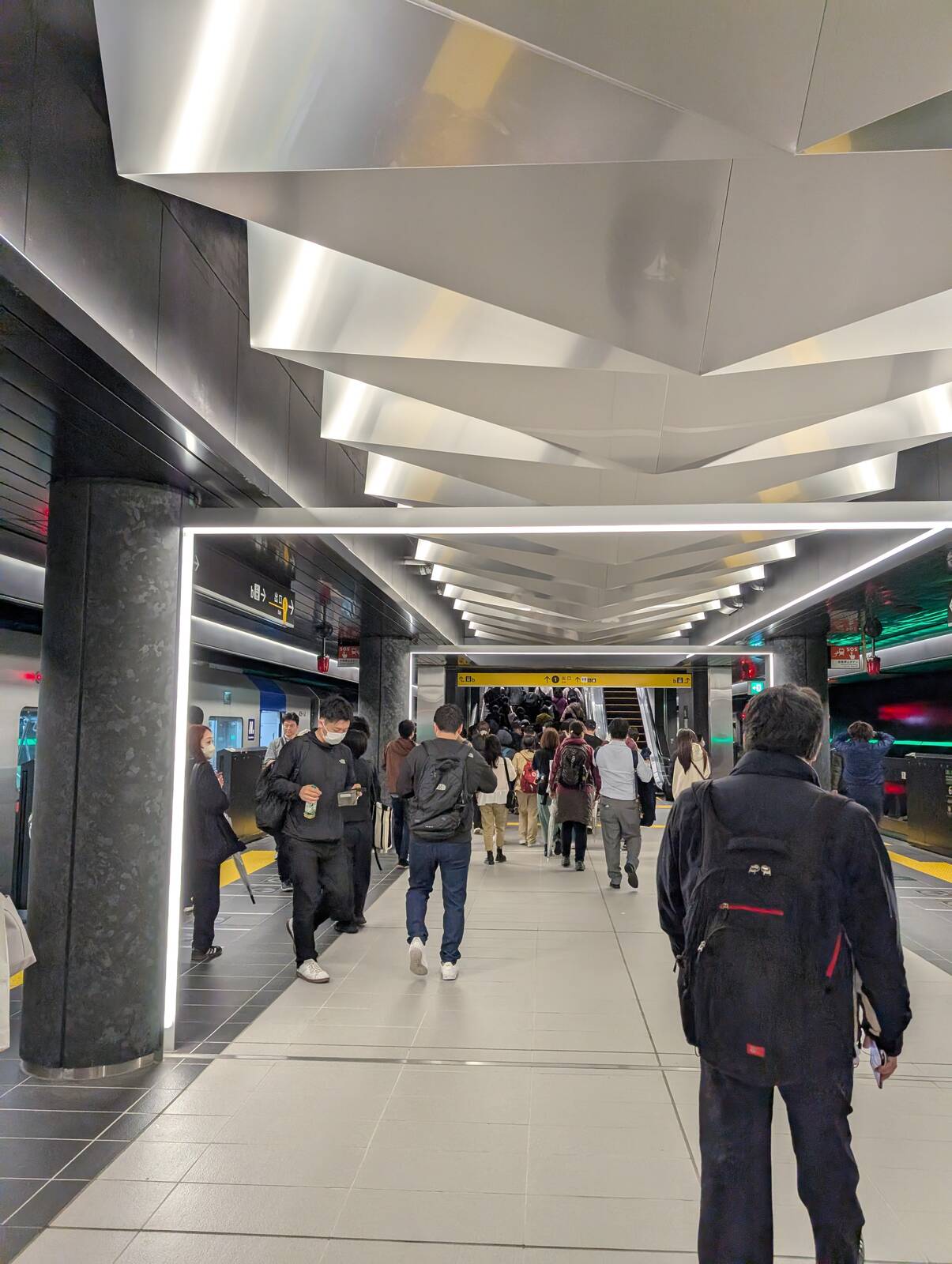夢洲駅