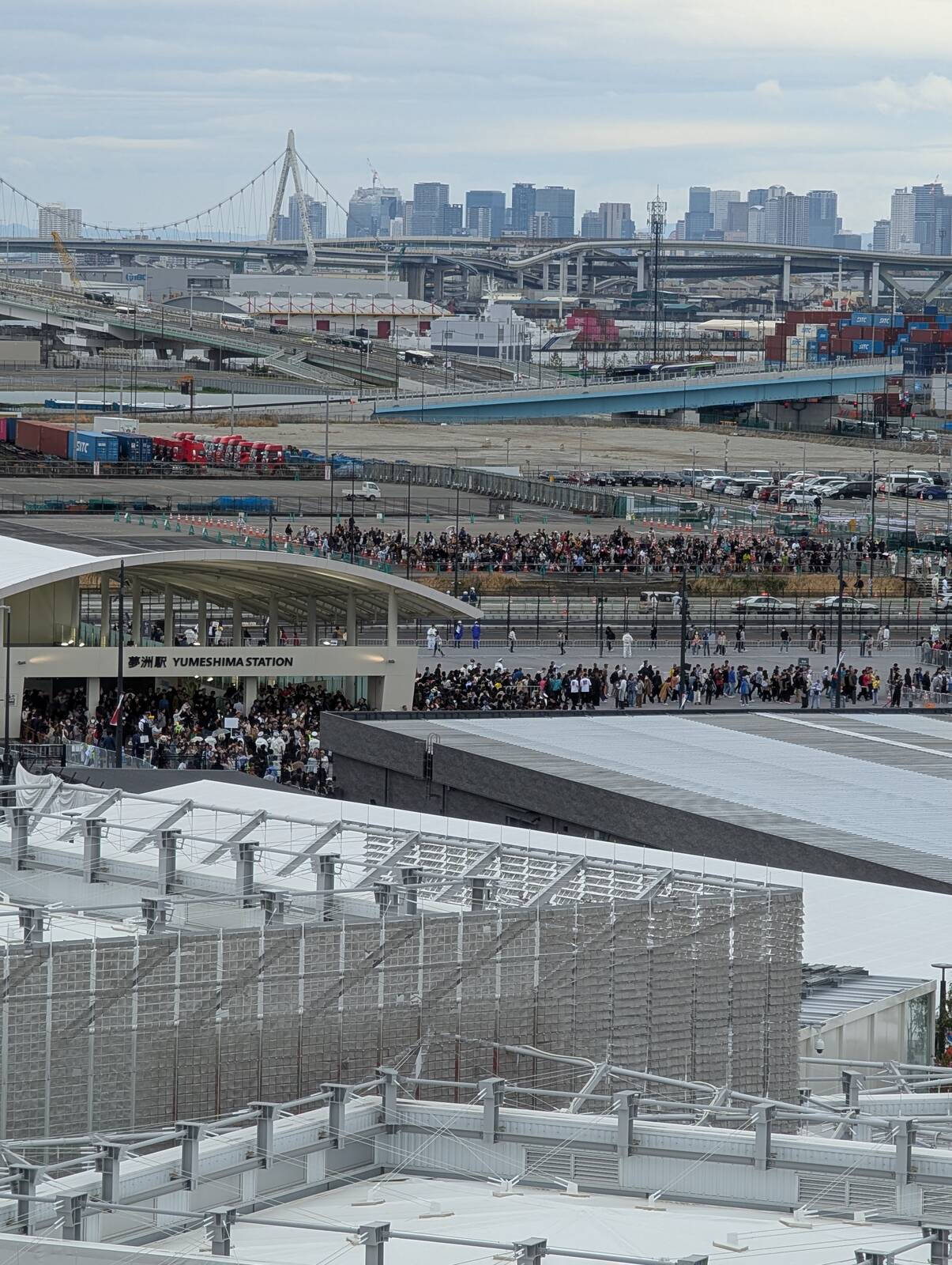 夢洲駅方面