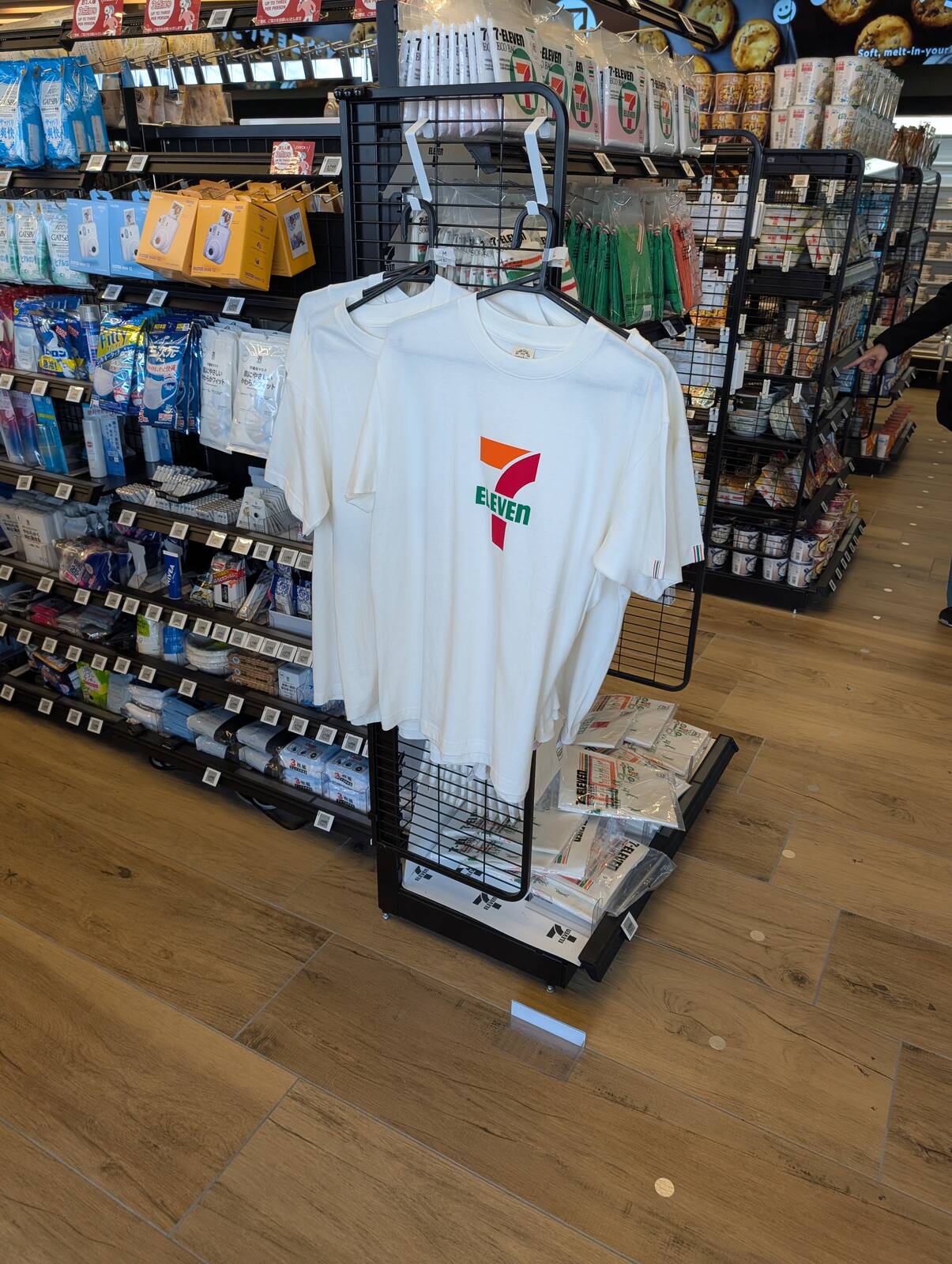 セブンイレブンのTシャツ