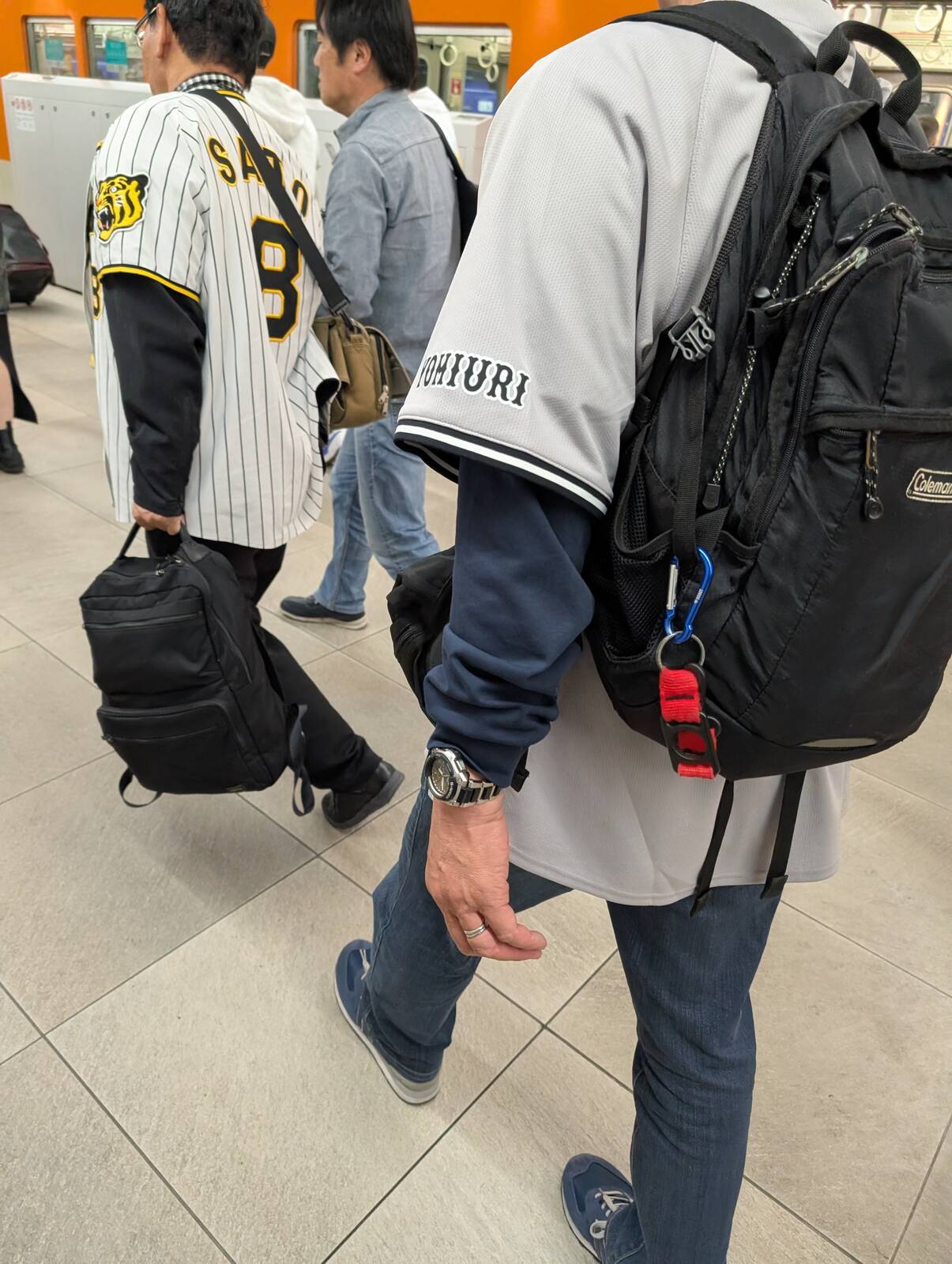 梅田駅着