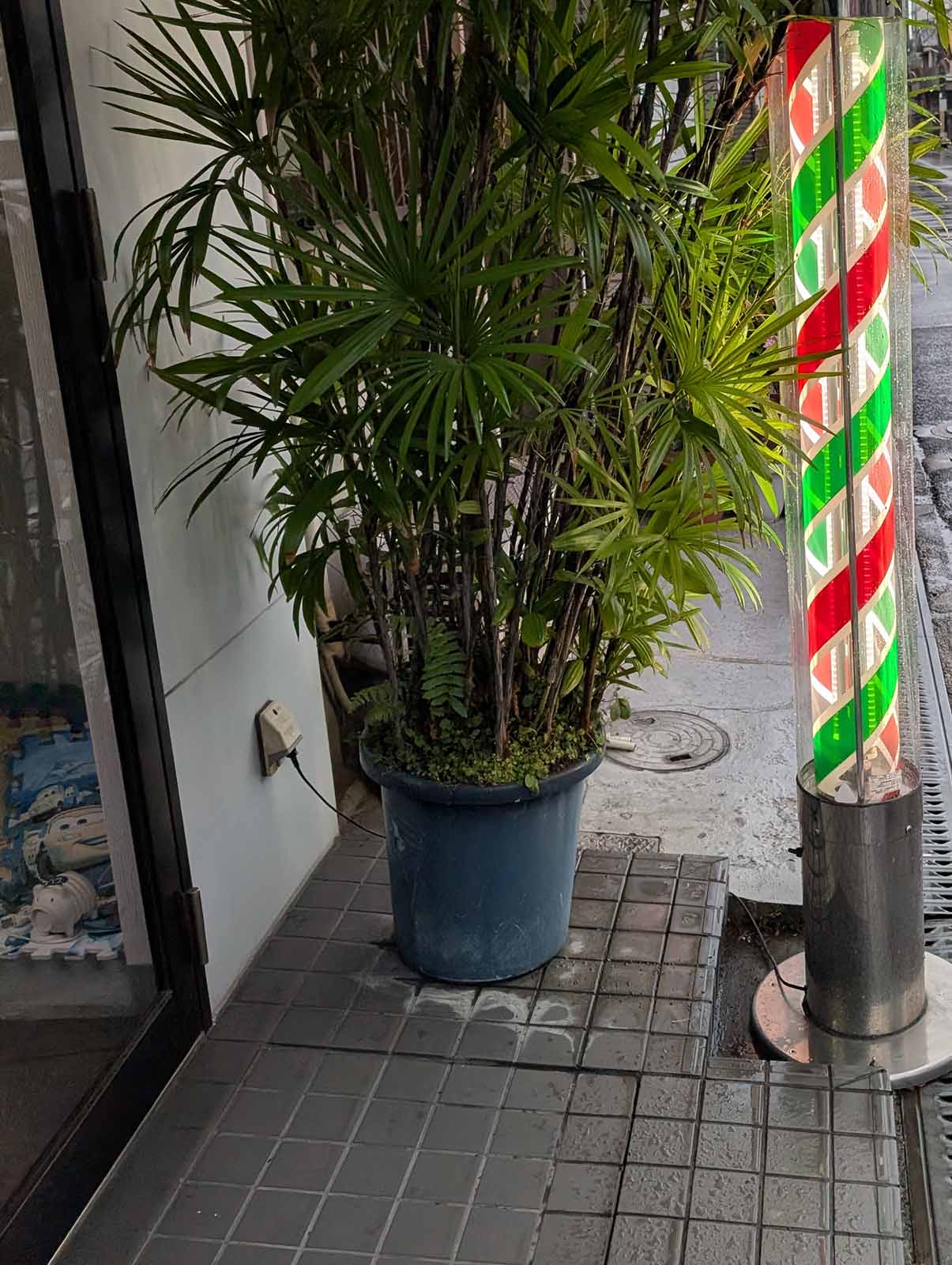 散髪来店