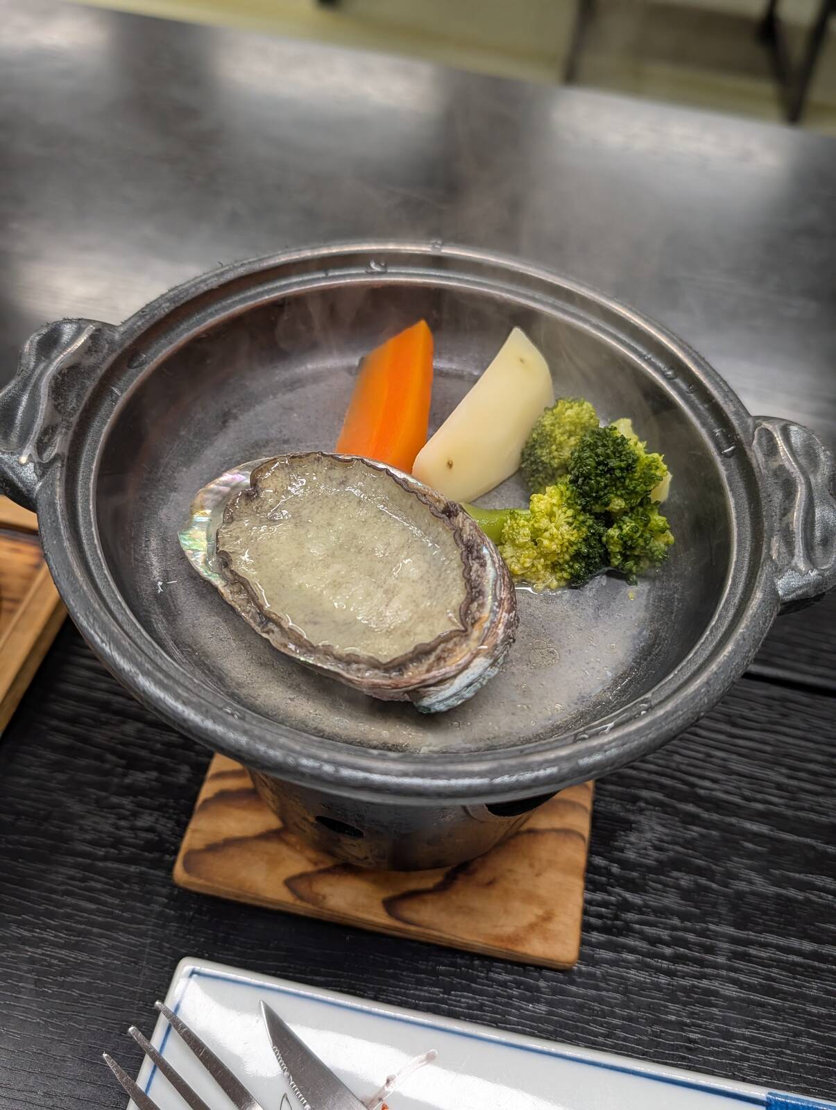 アワビのバター蒸し