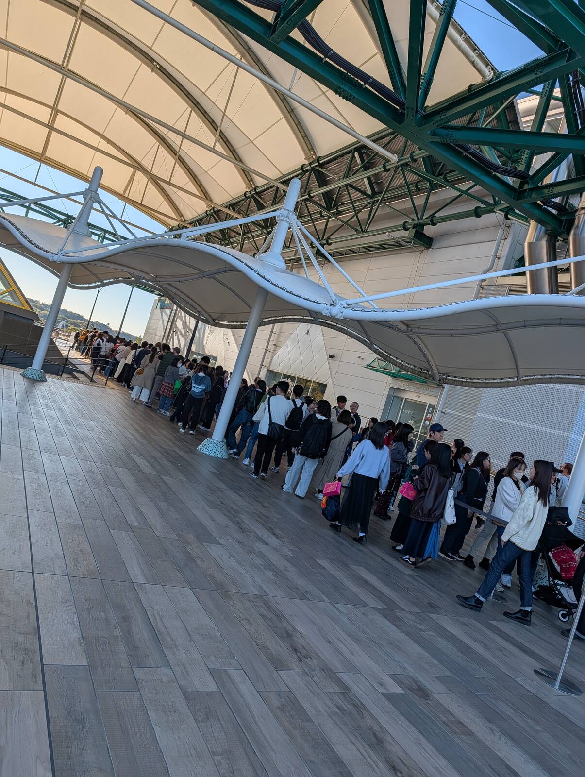 ジブリパーク入場列