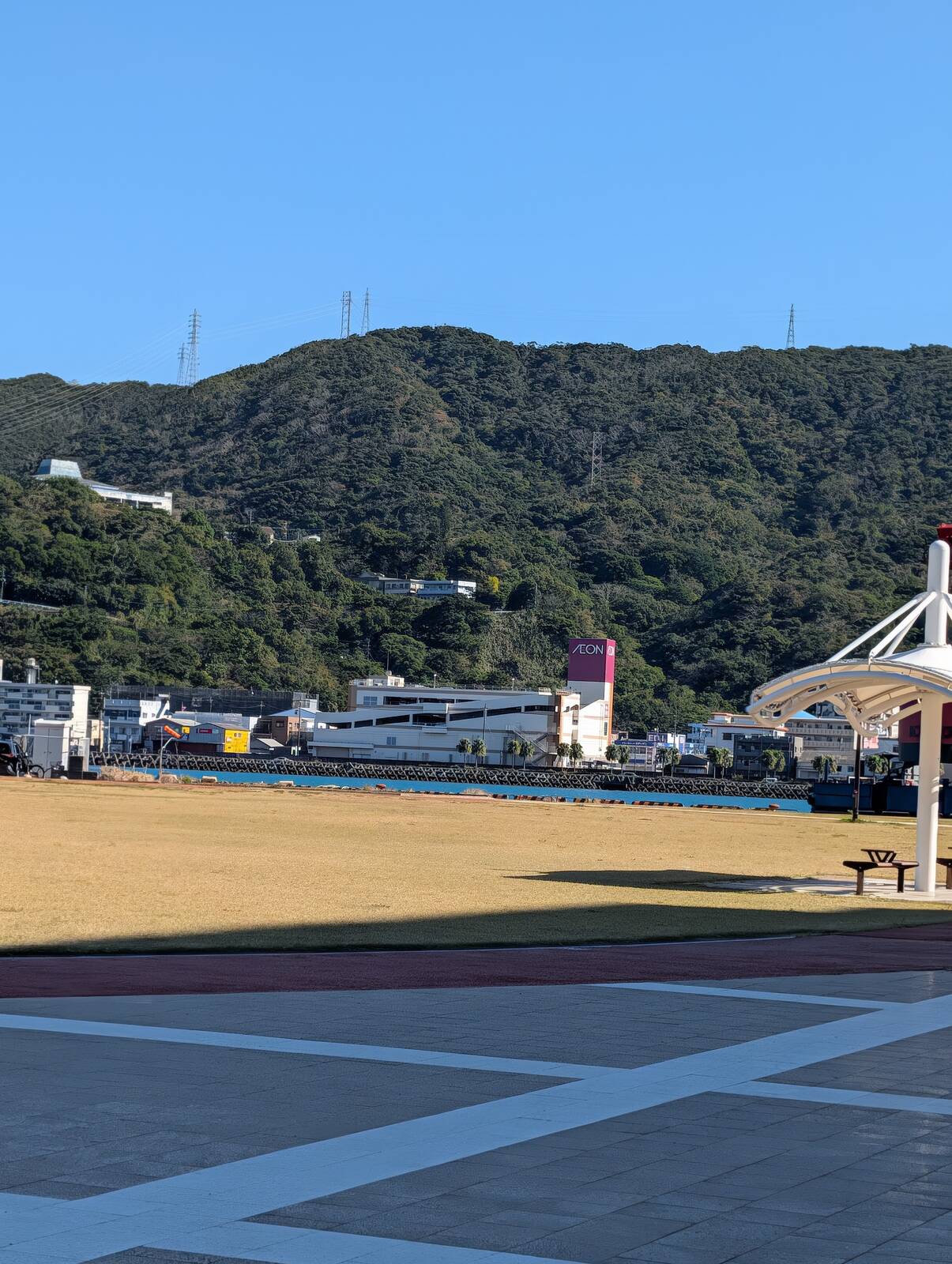 対岸に岡田くん