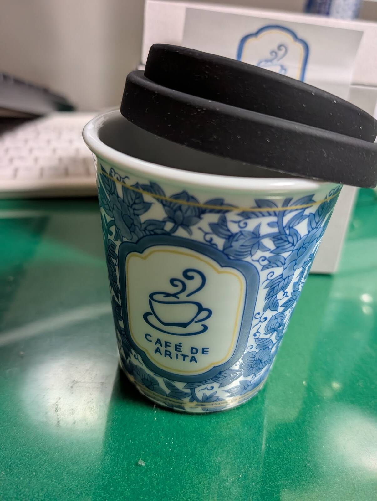 有田焼のコーヒーカップ
