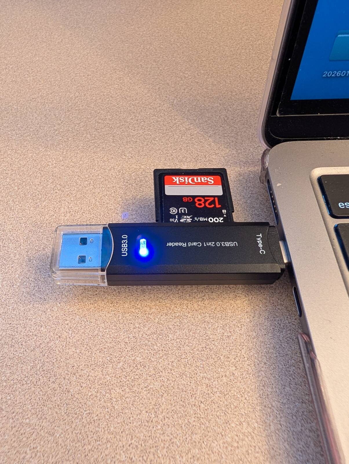 SDカードリーダー