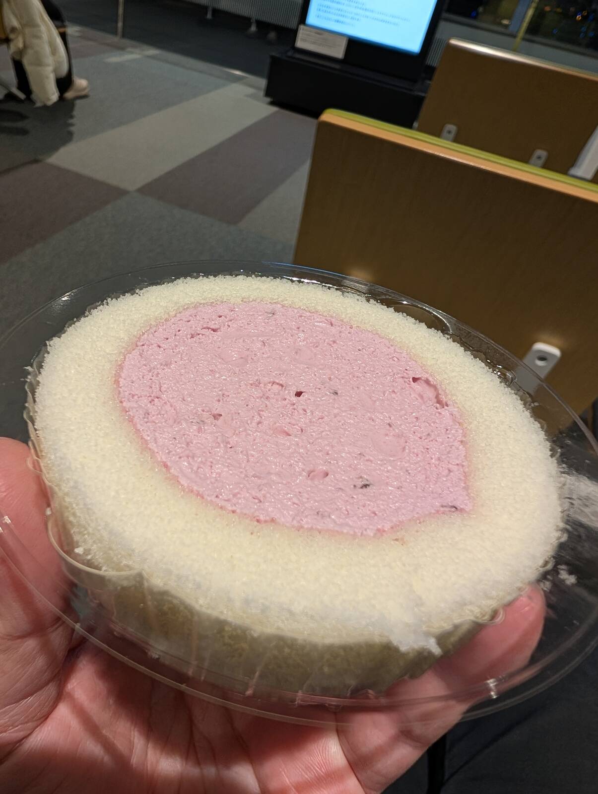 北海道産ハスカッププレミアムロールケーキ