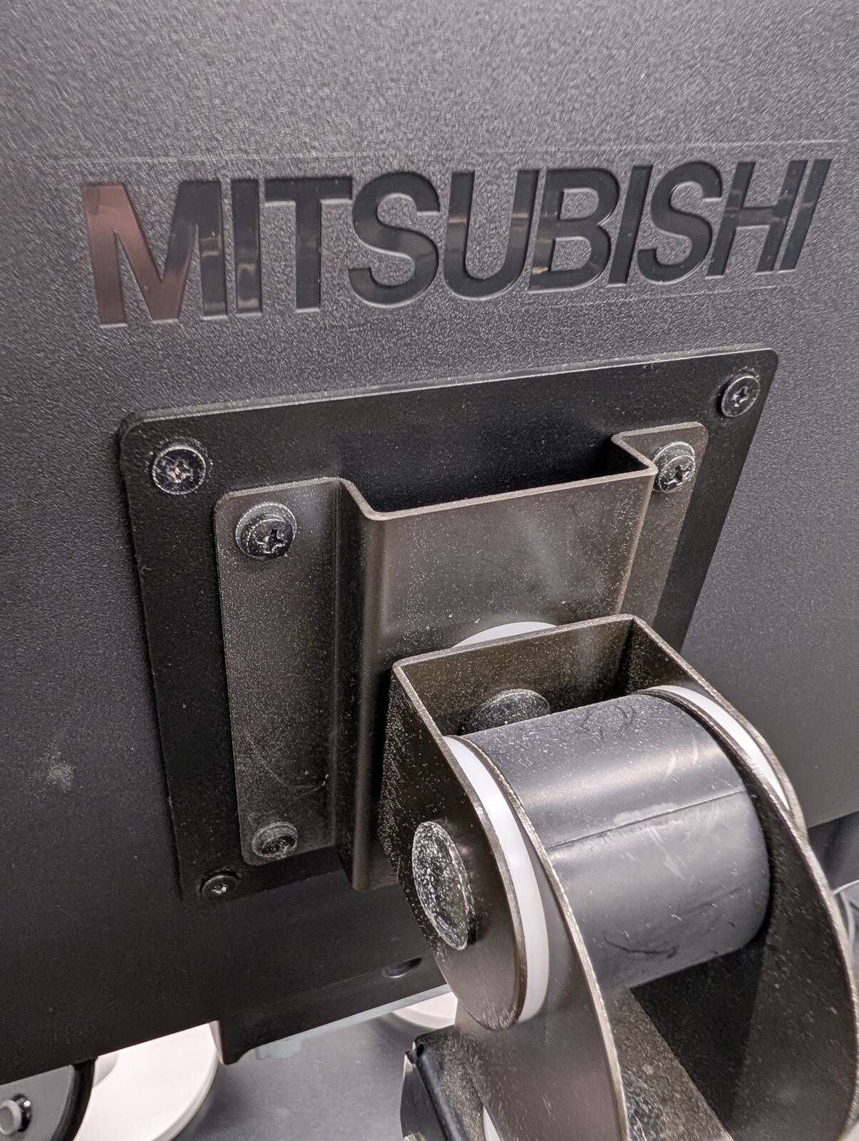 VESAマウント変換金具