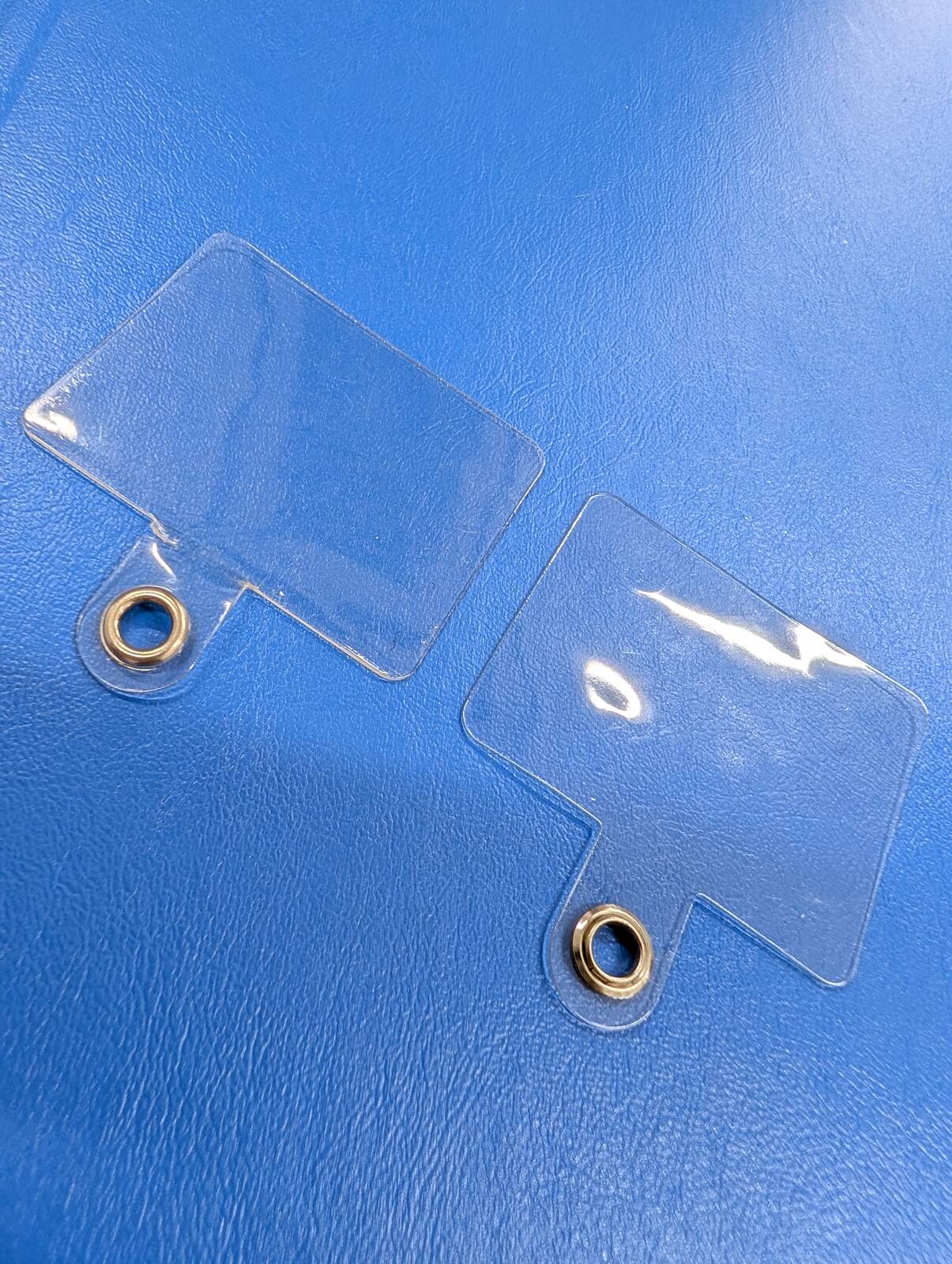 ストラップホルダー