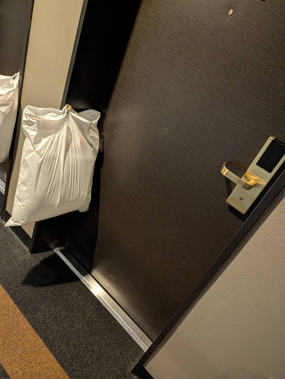 宿到着