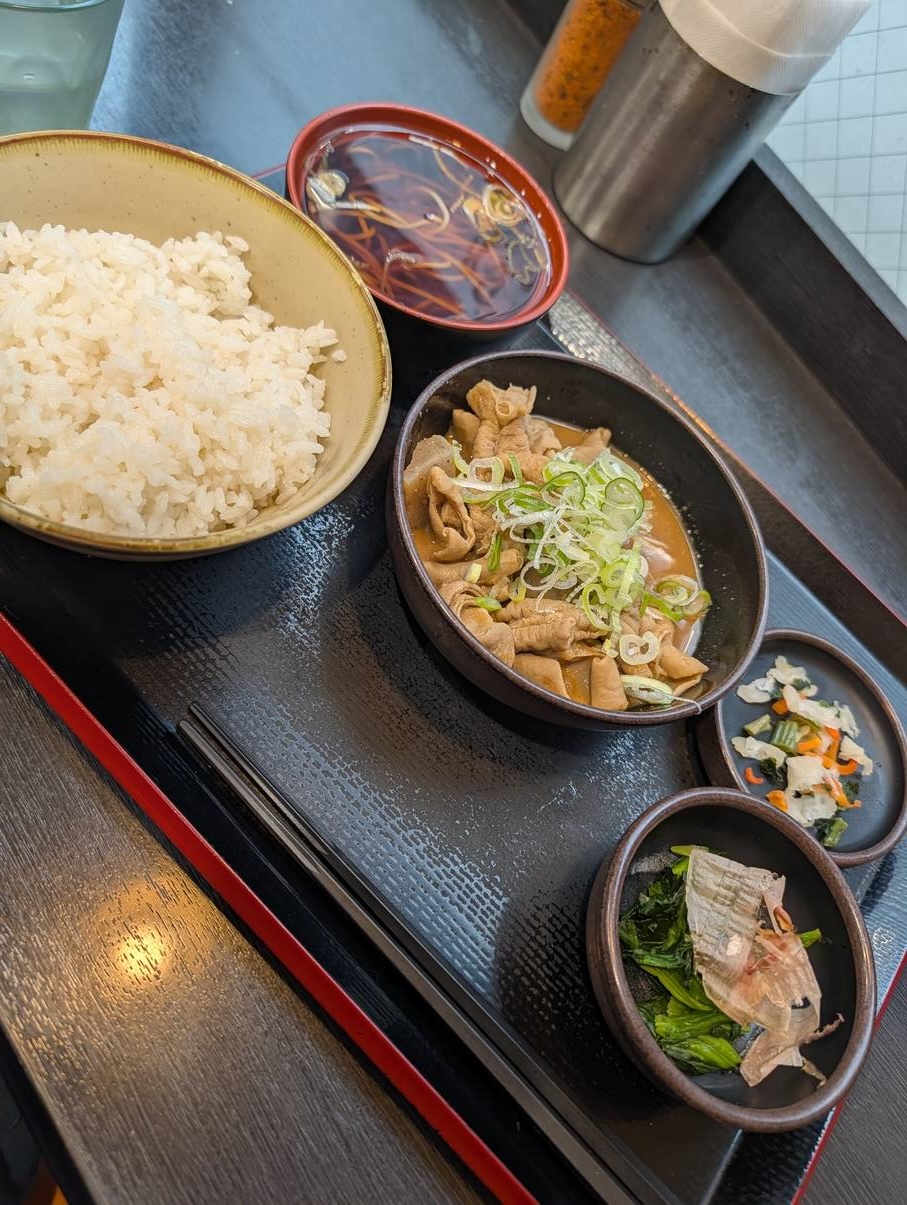 本日の朝食兼昼食