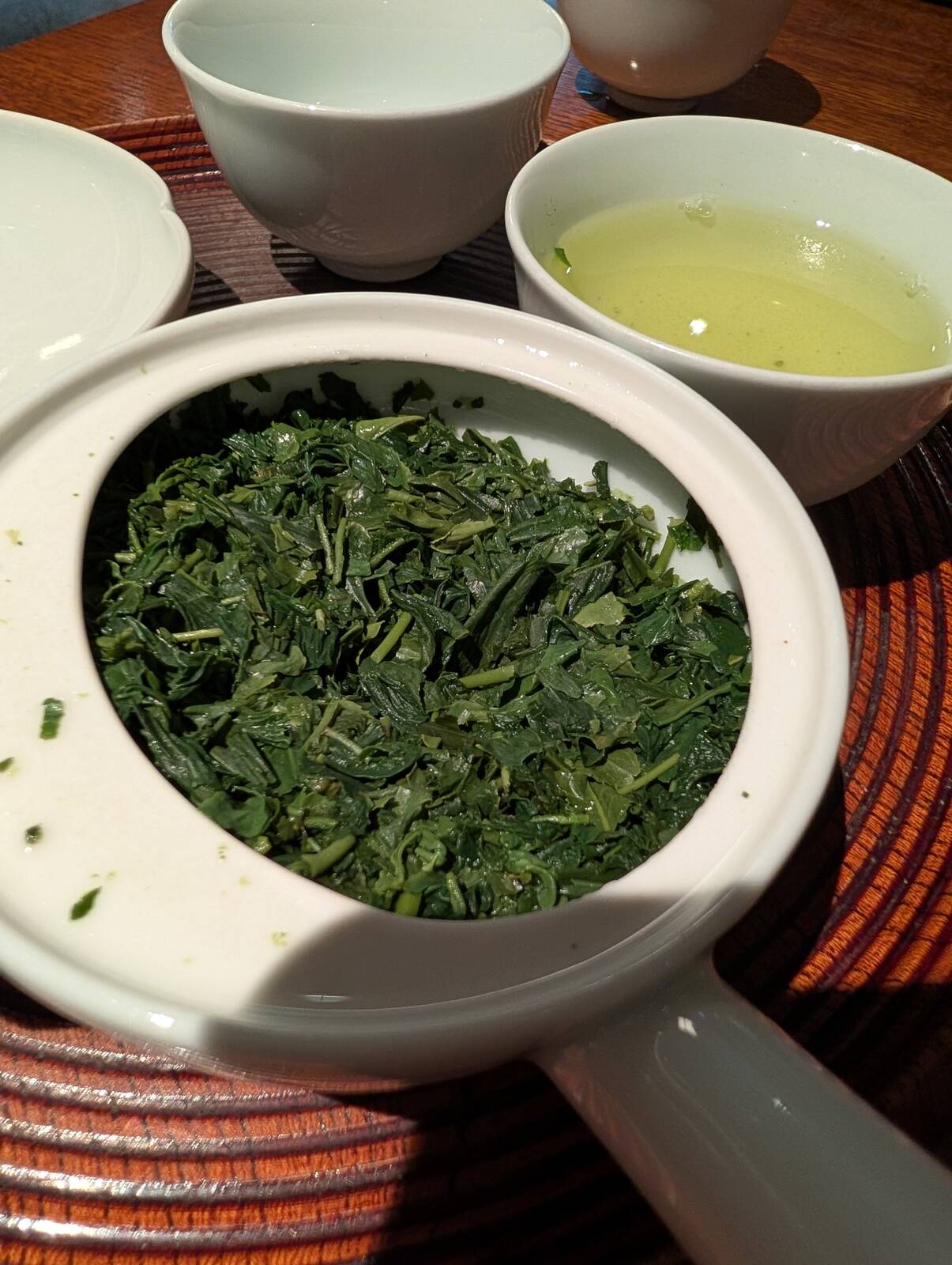 ６煎目の茶葉