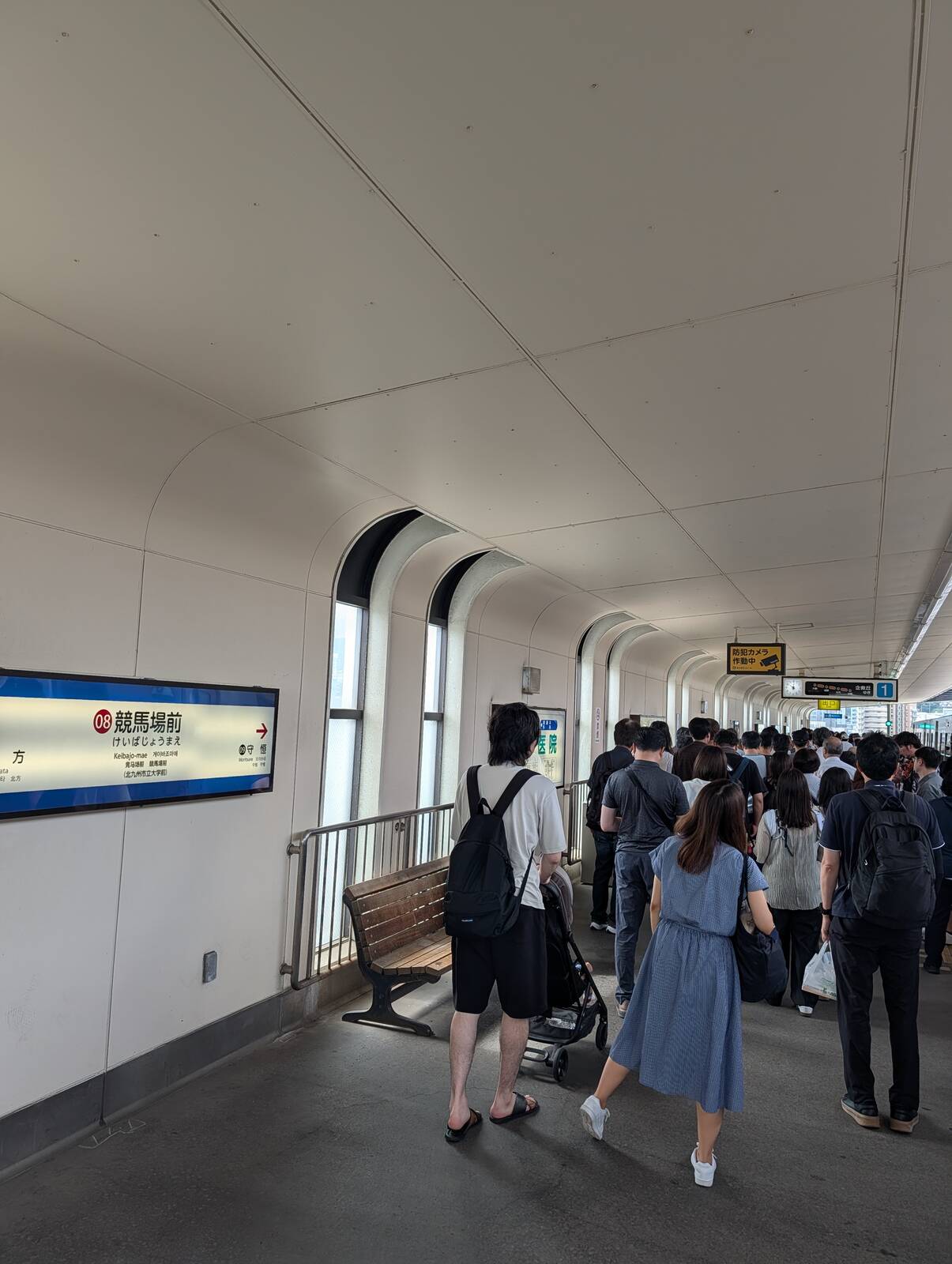 駅ホーム