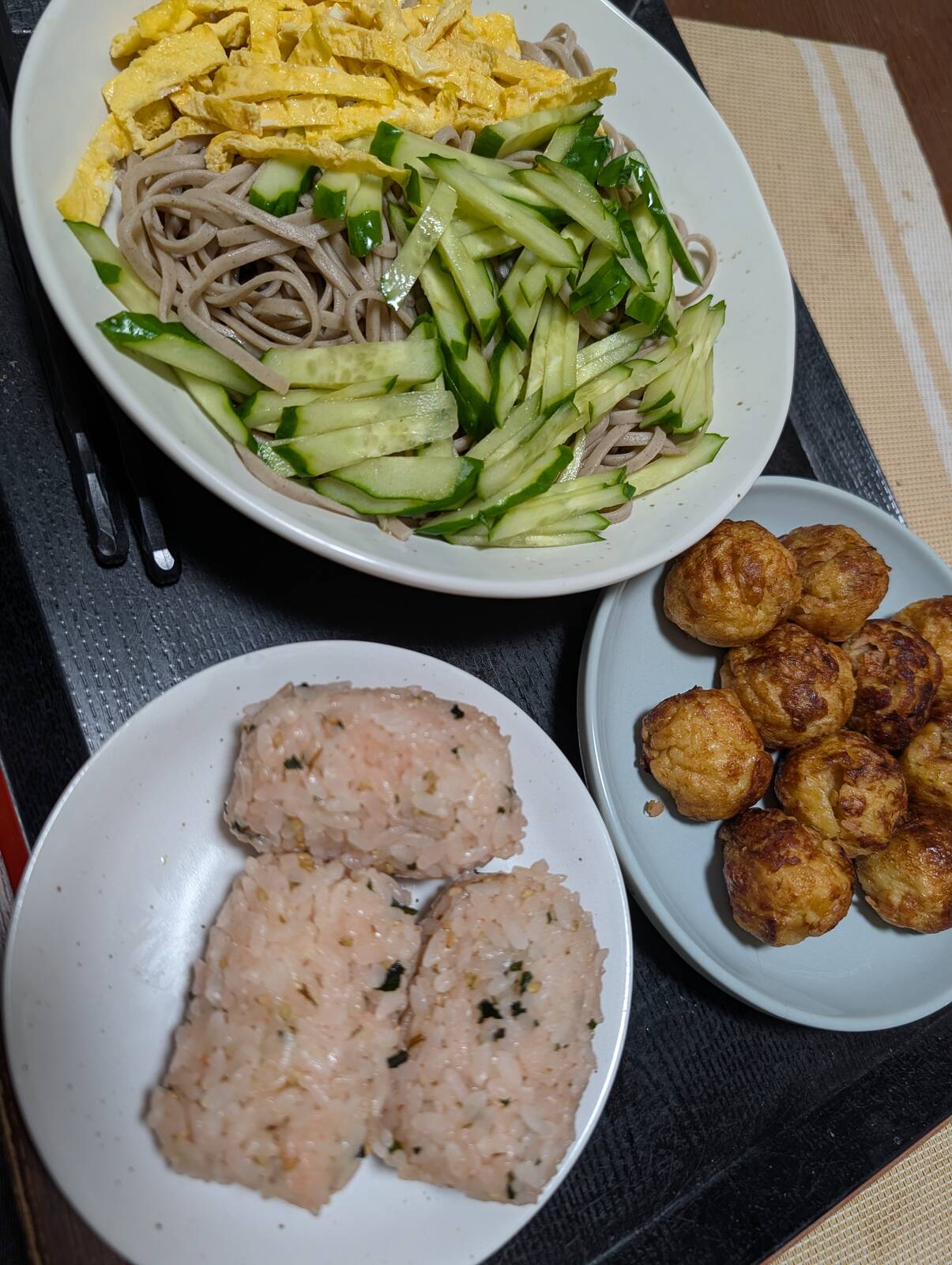 本日の朝食兼昼食兼夕食