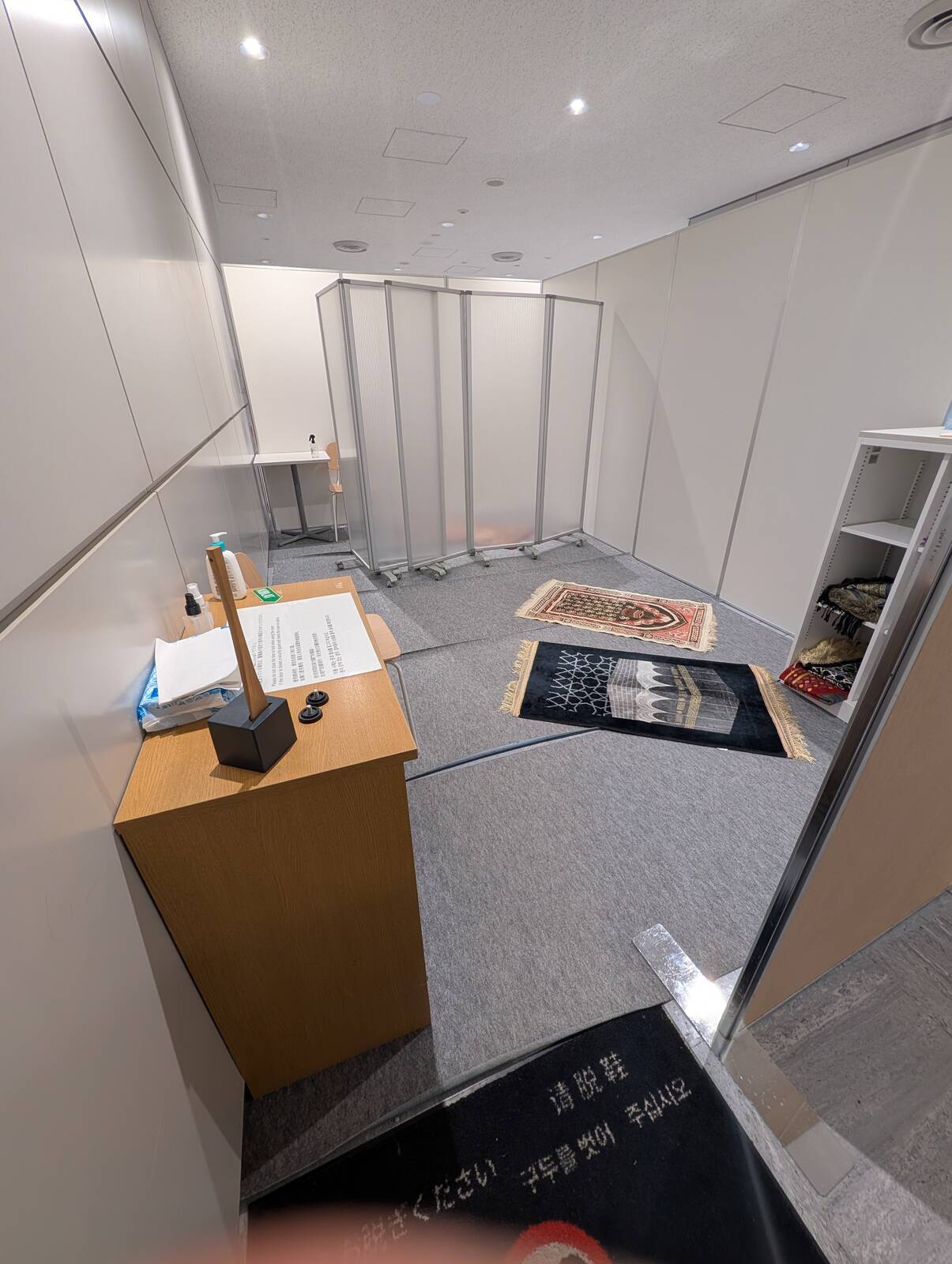礼拝室の中