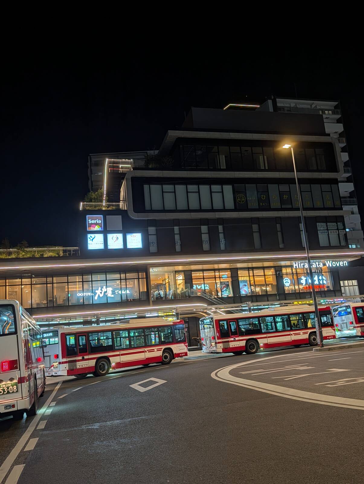 駅前にすし松