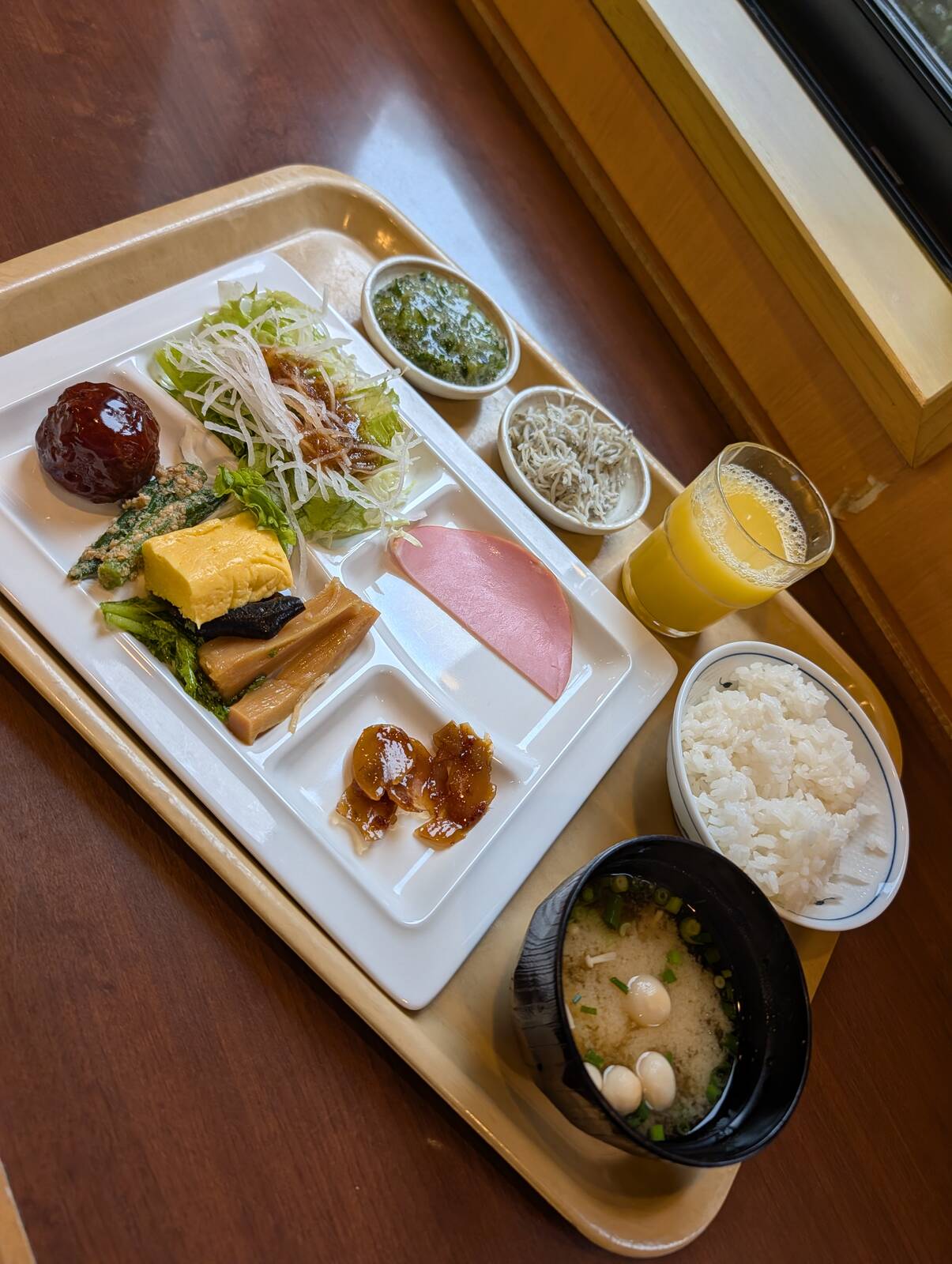 本日の朝食