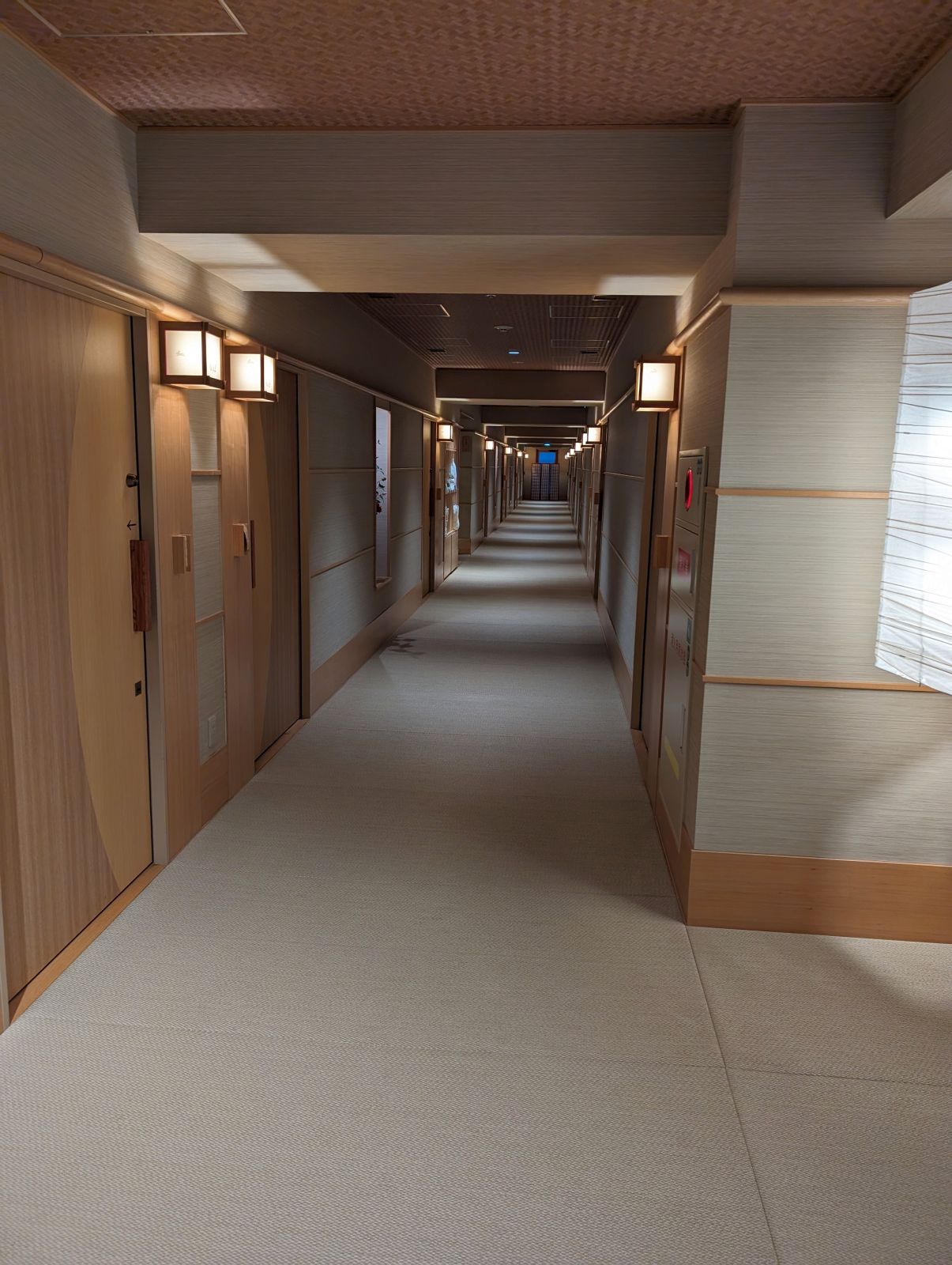 宿の廊下