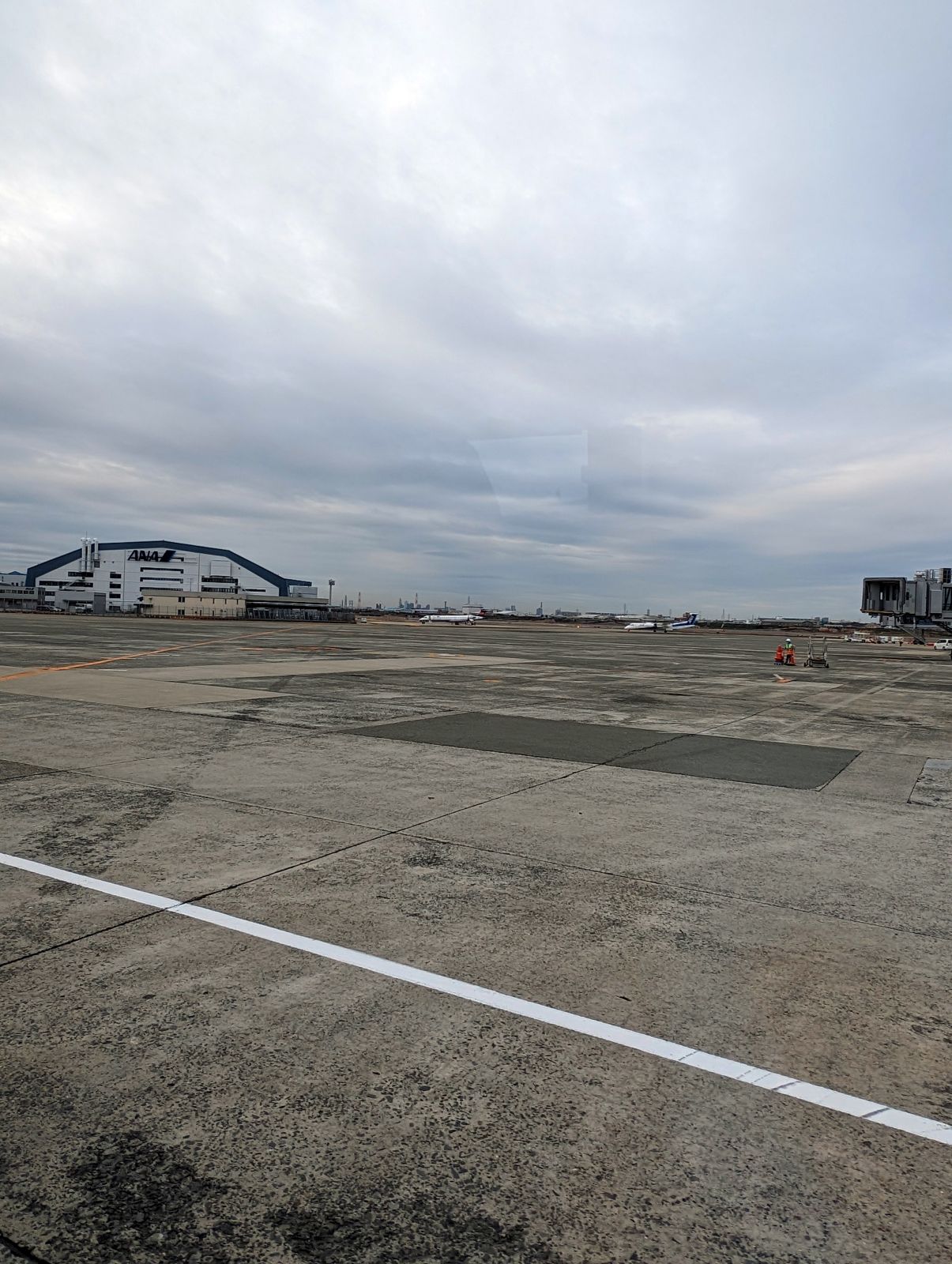 駐機場の飛行機