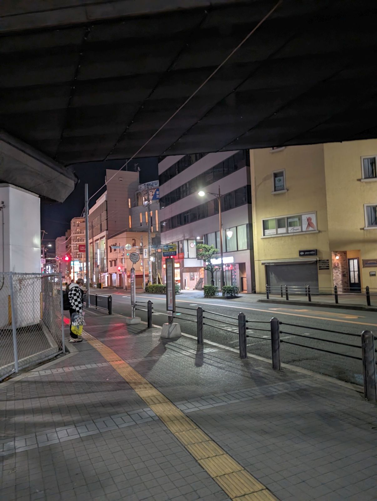 バス停の風景