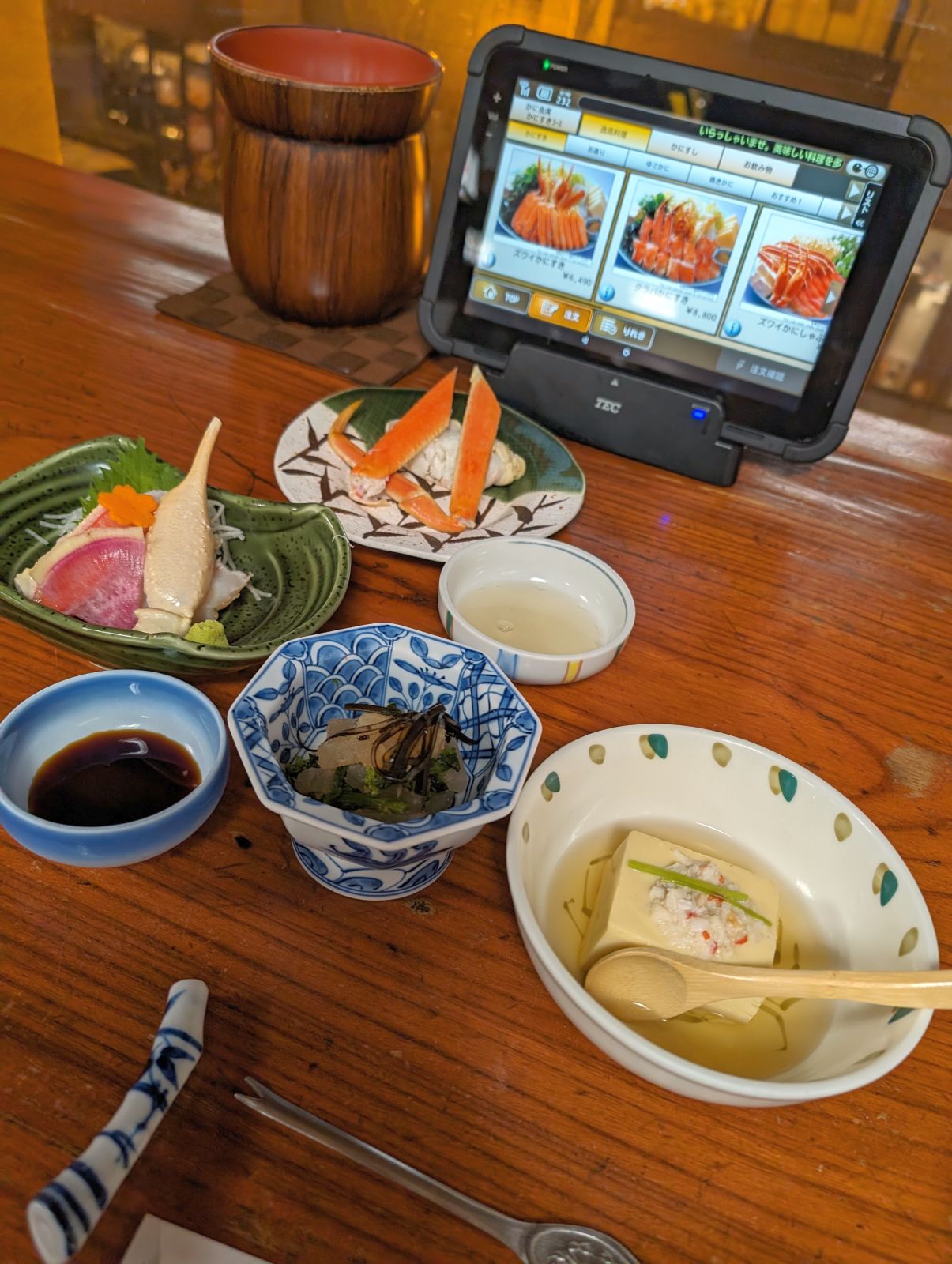 蒸し、刺身、カニ豆腐