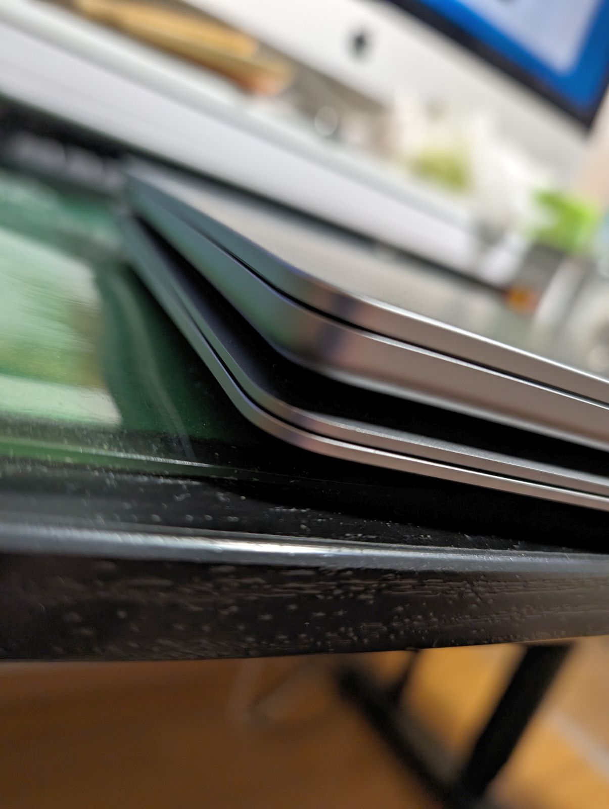 MacBook airの厚みの違い