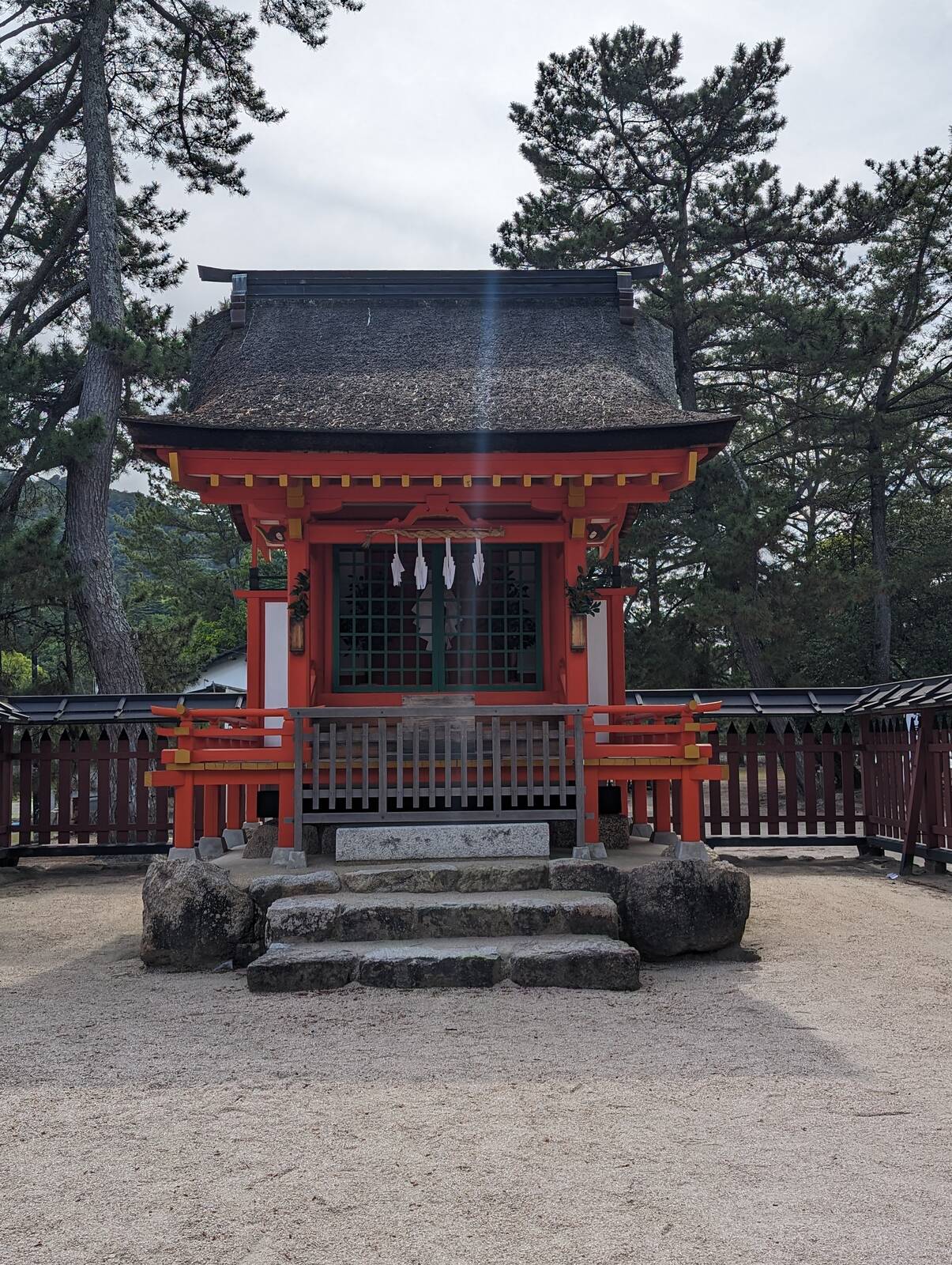 神社全景
