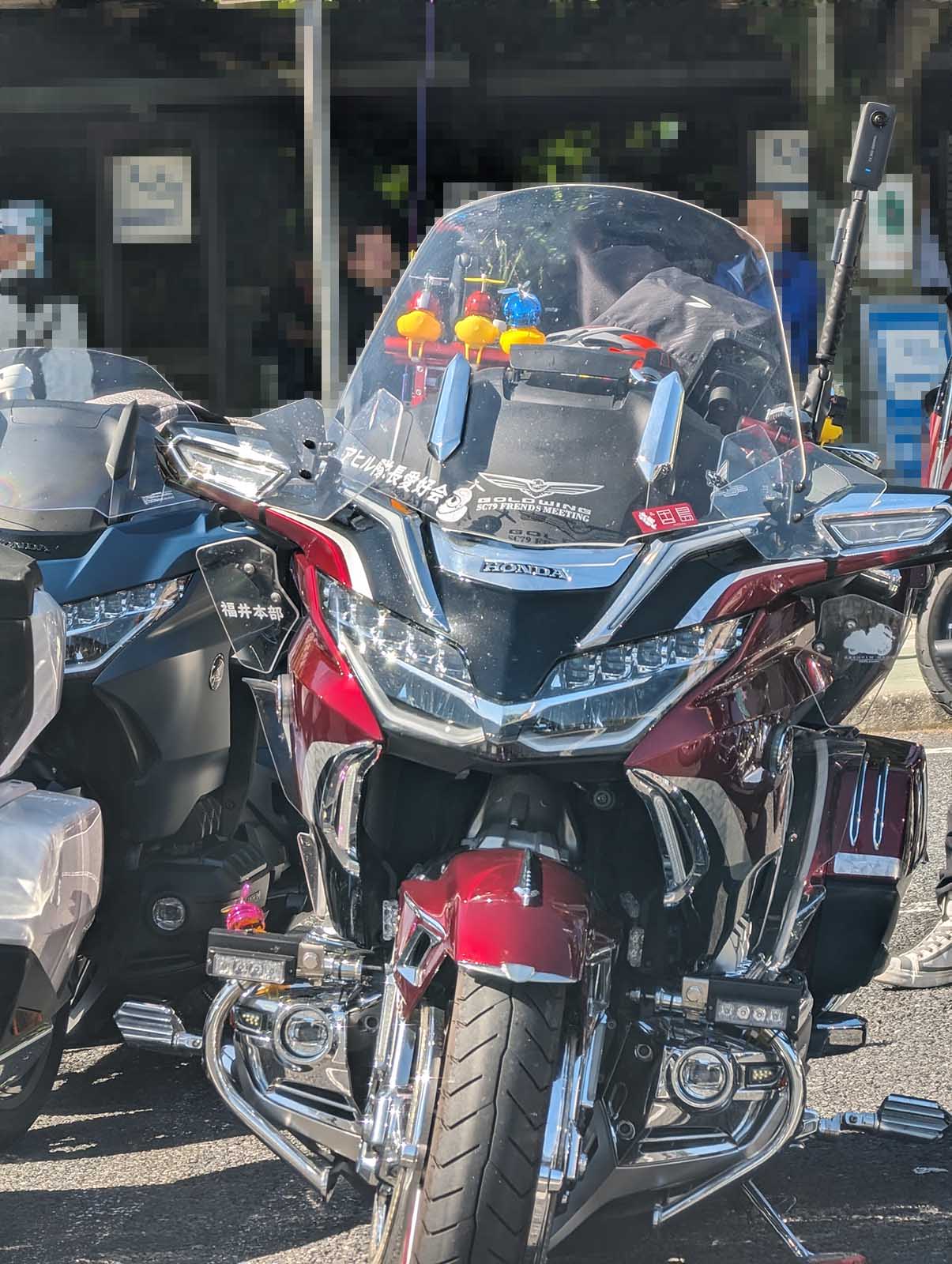 バイクにアヒルちゃん