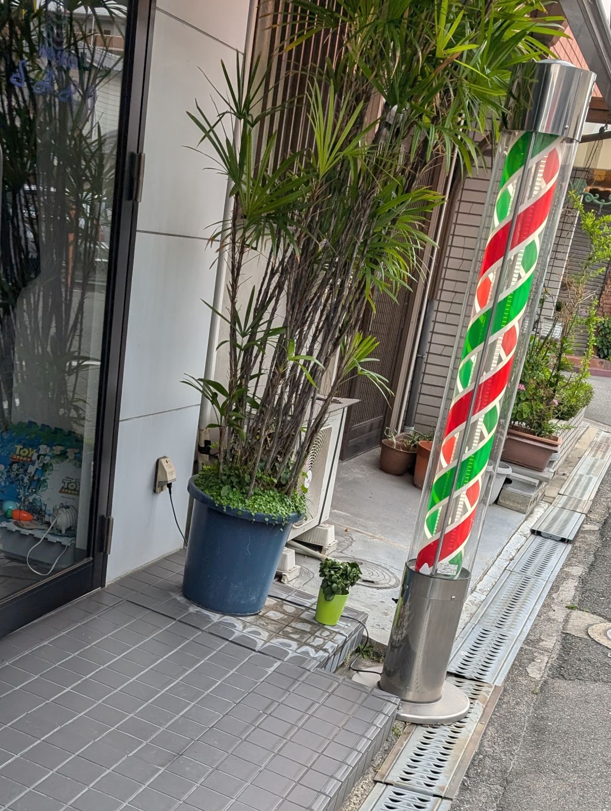 散髪来店
