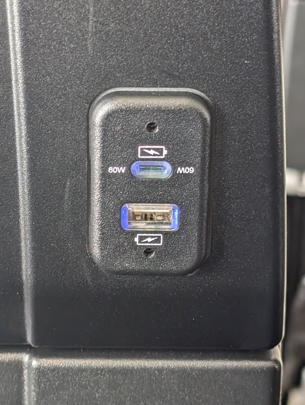 座席のUSB電源