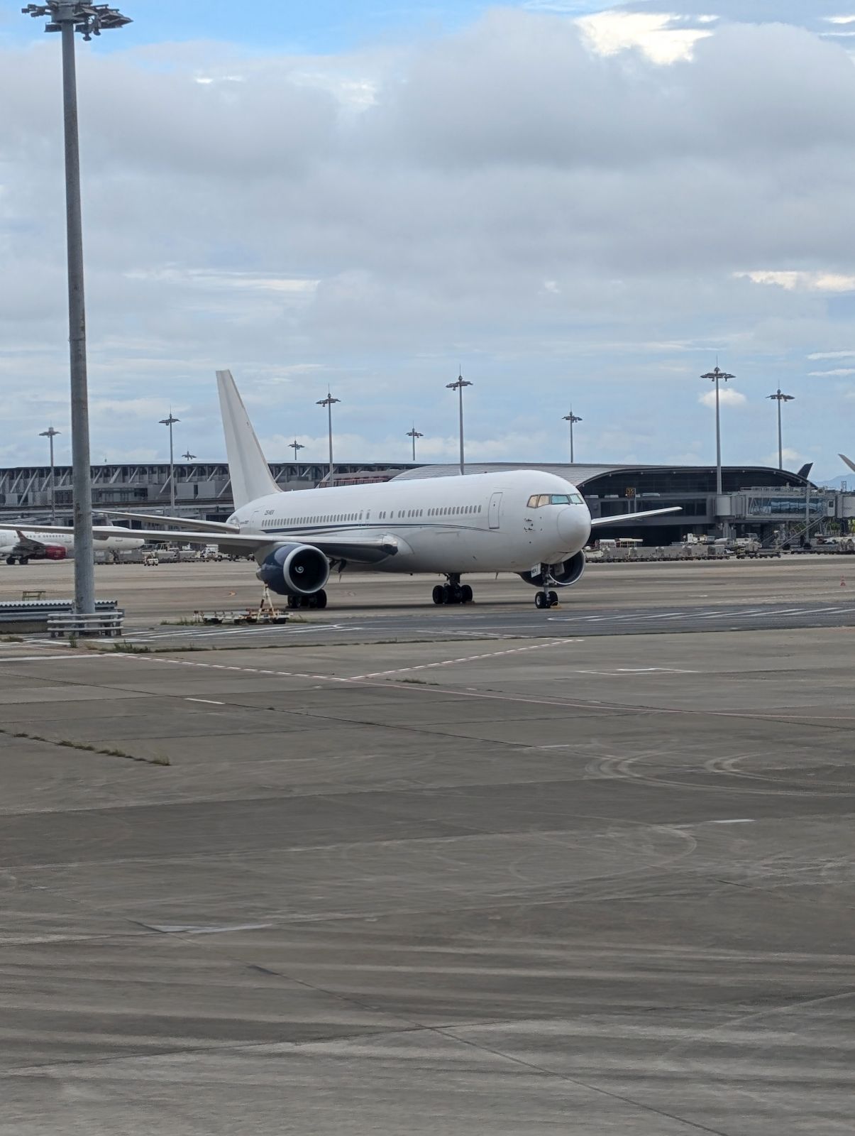 真っ白な飛行機