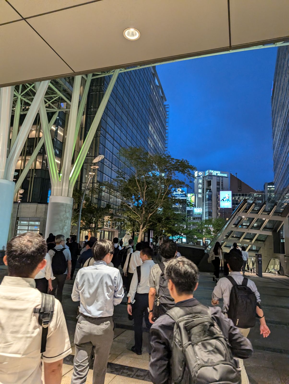二次会会場へ移動