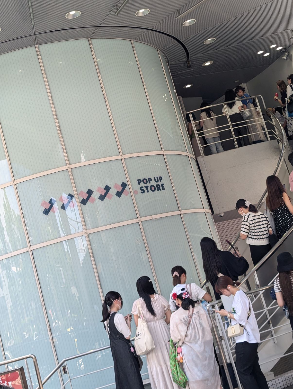 POP UP STORE