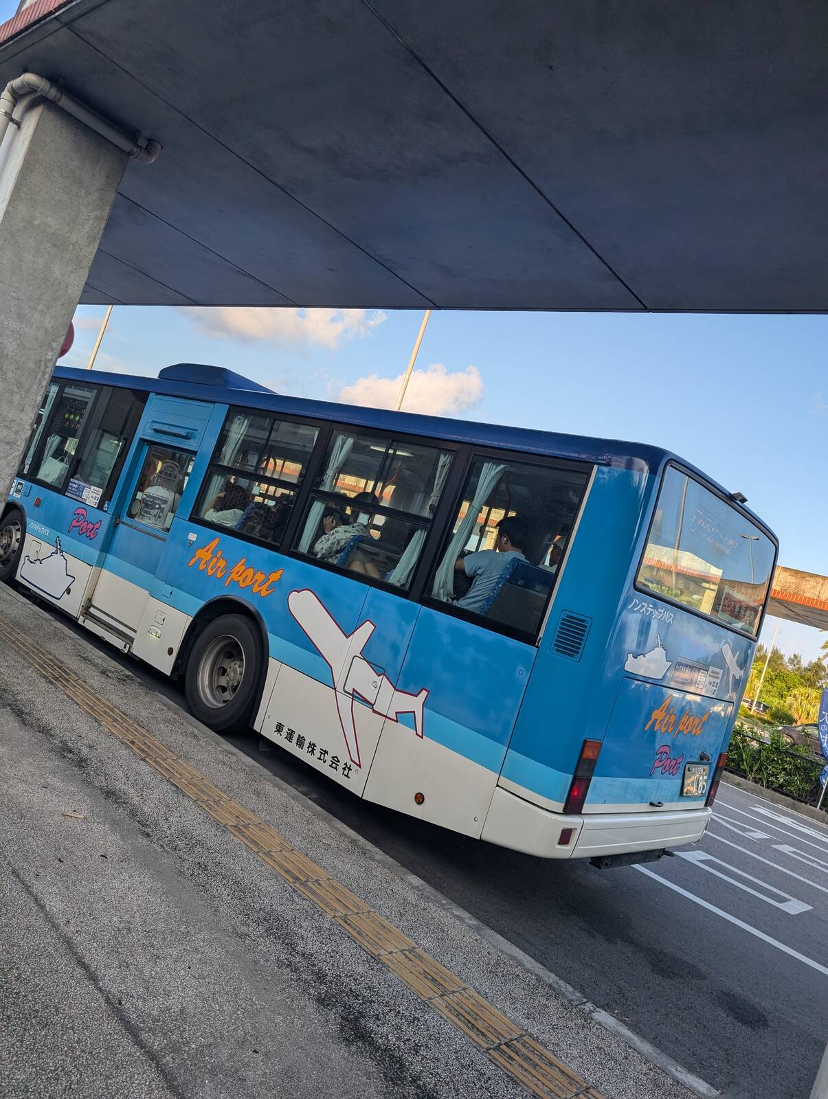 離島ターミナル行きバス