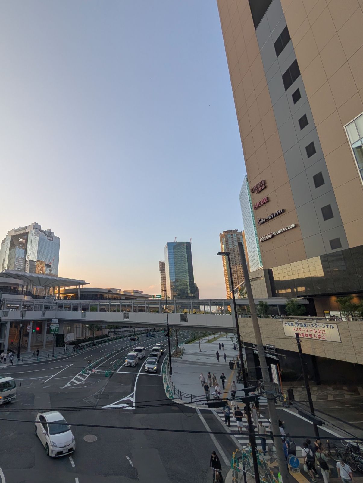 梅田ランプ東交差点