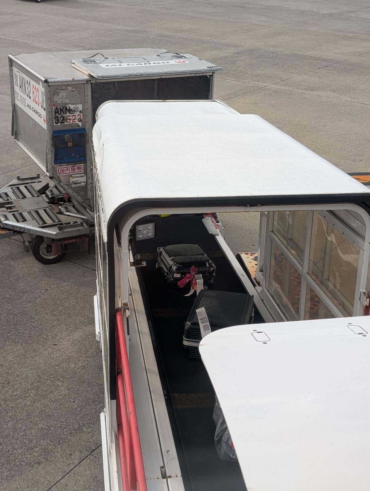荷物の積み込み