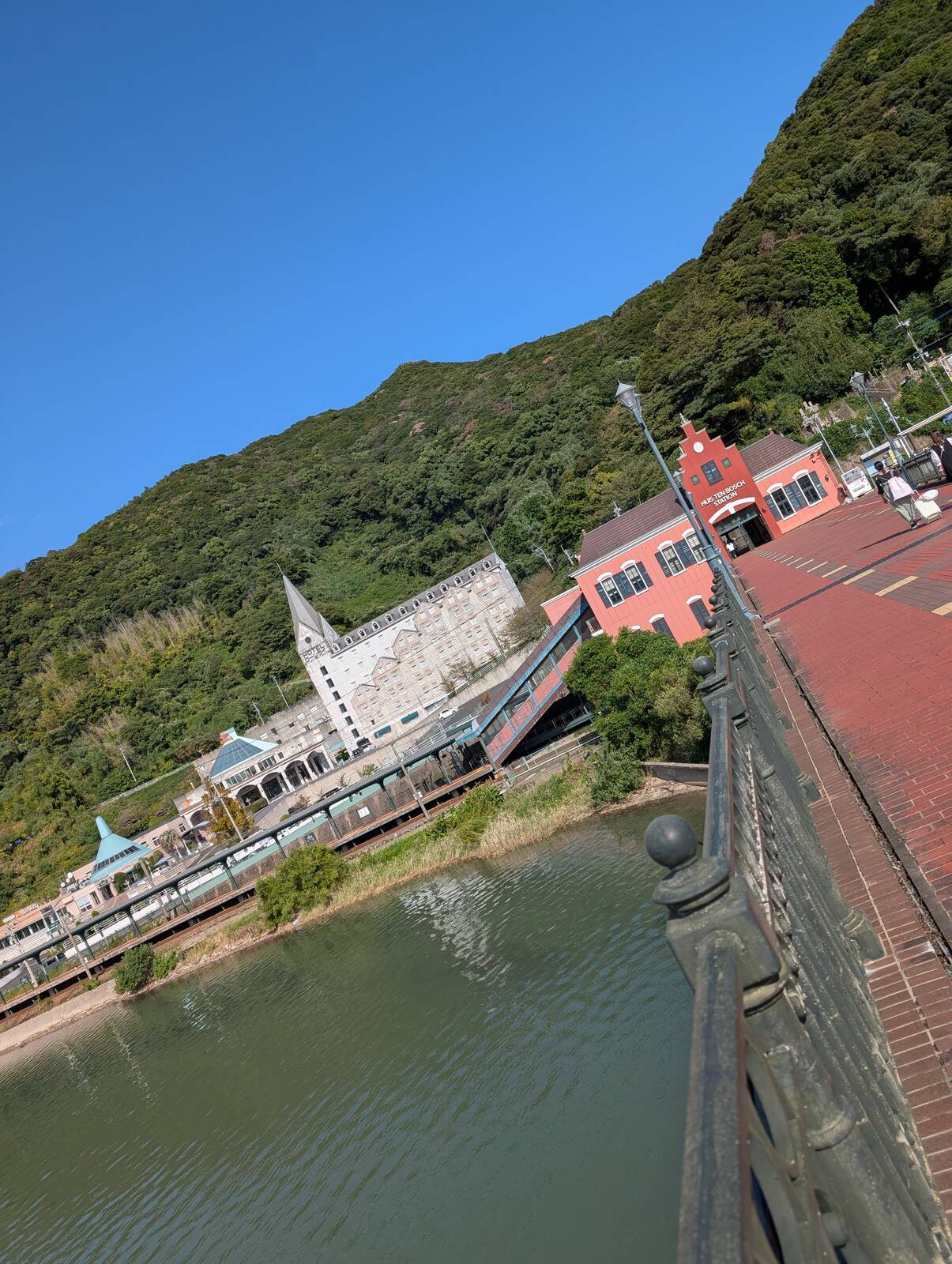 ハウステンボス駅全景