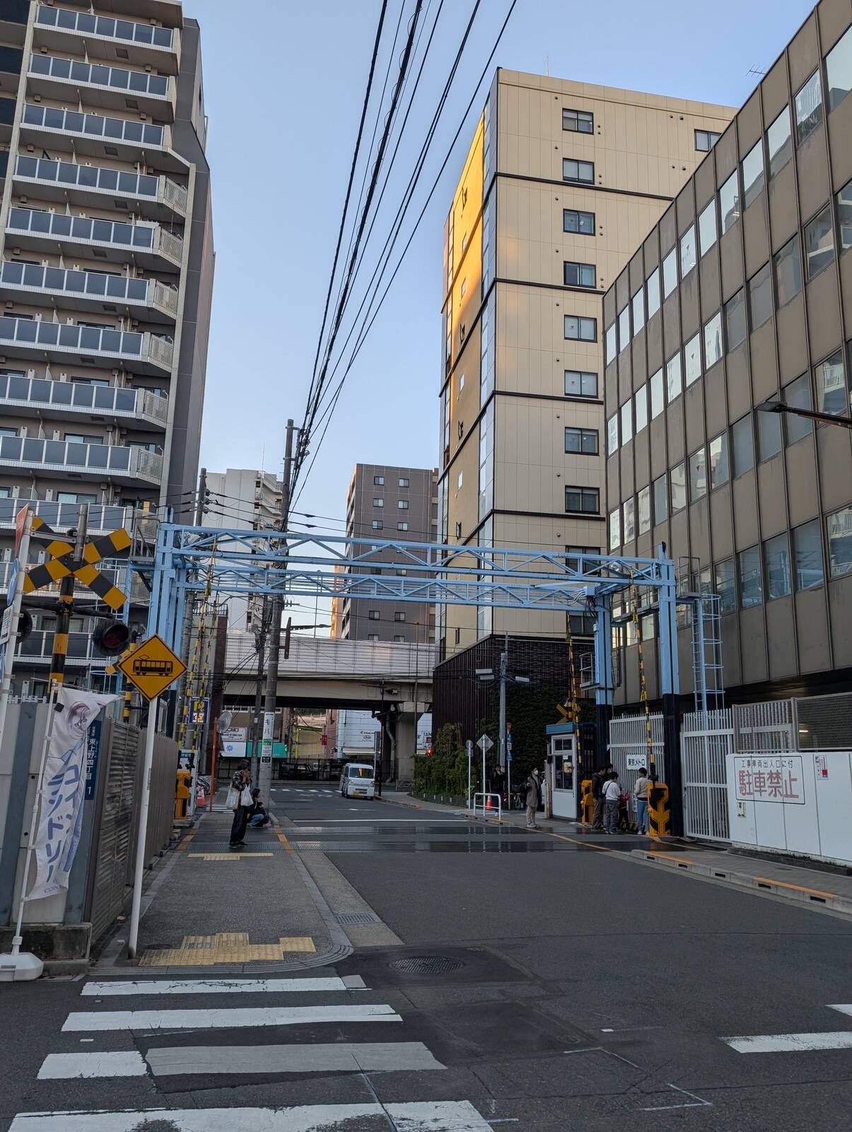 上野検車区踏切