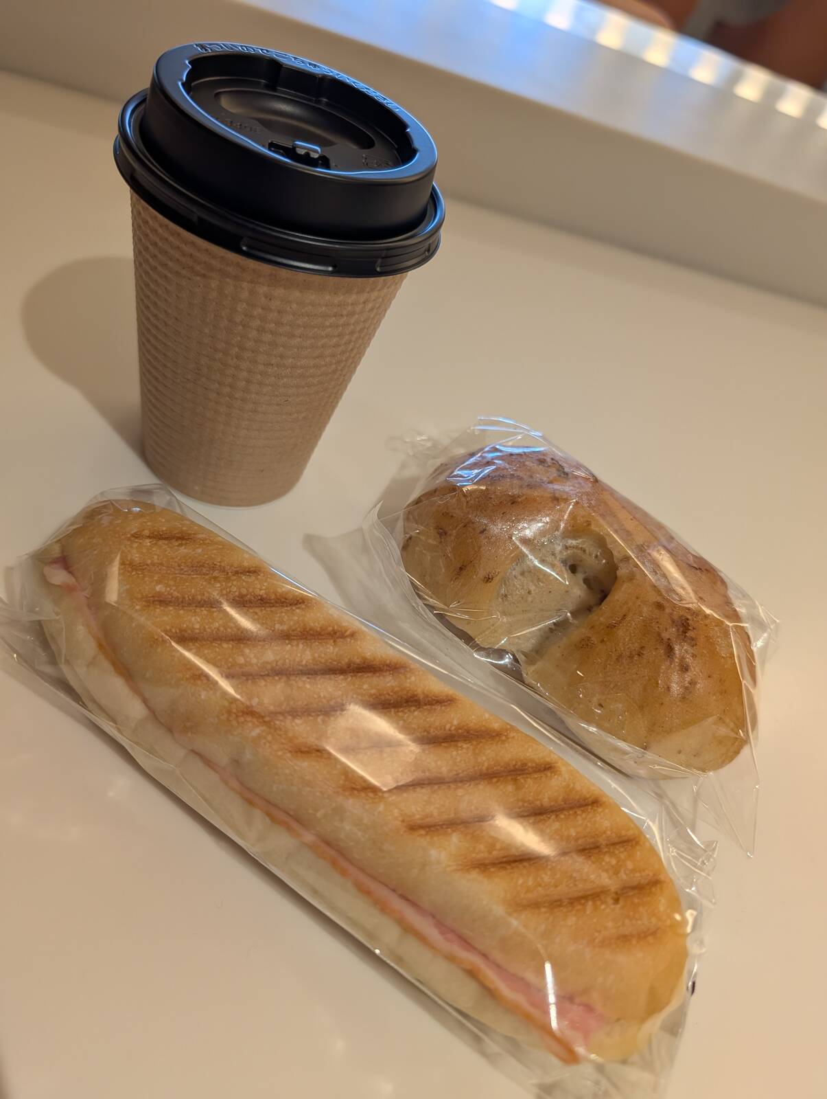 本日の朝食兼昼食