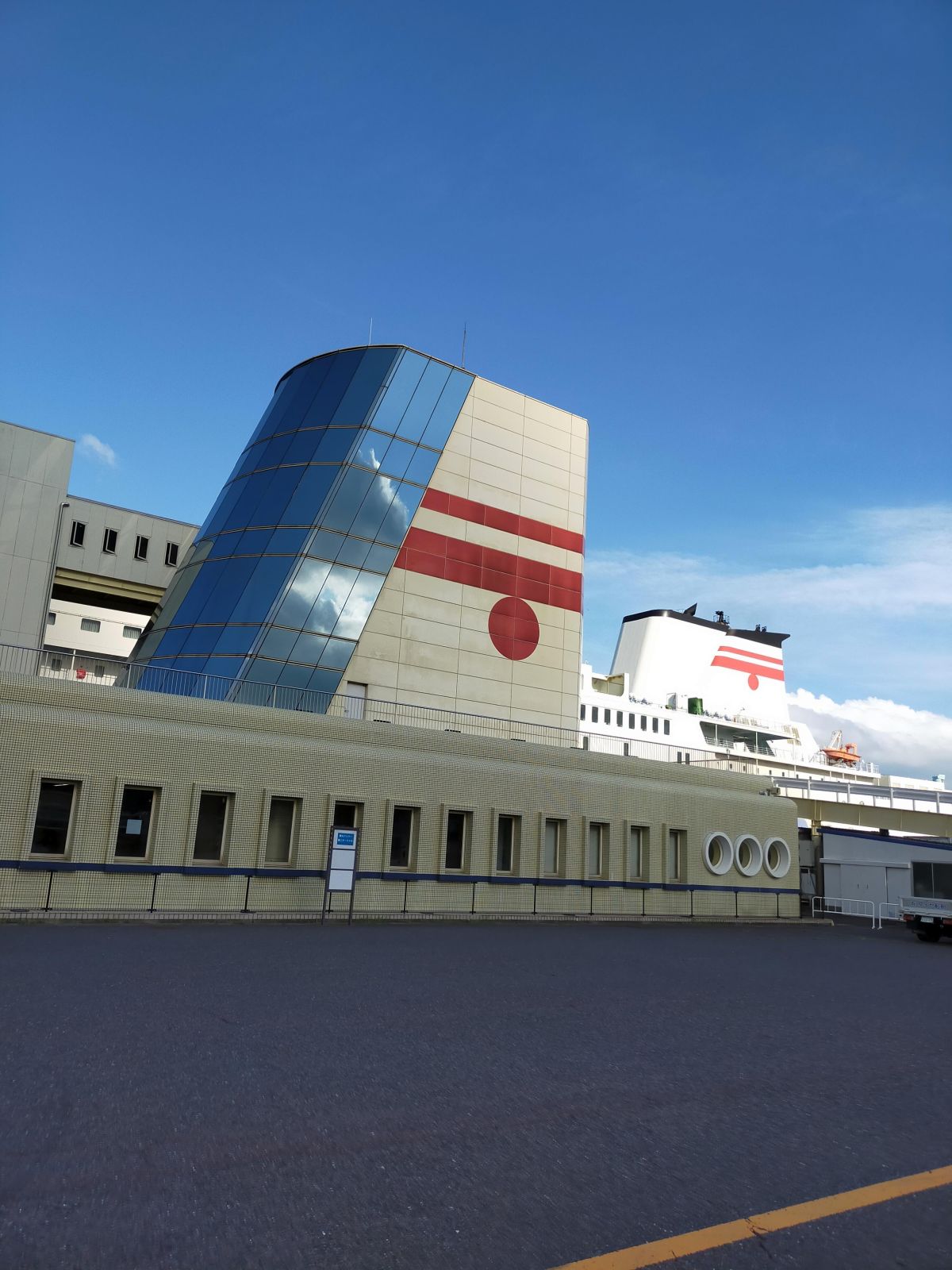 ターミナルの建物