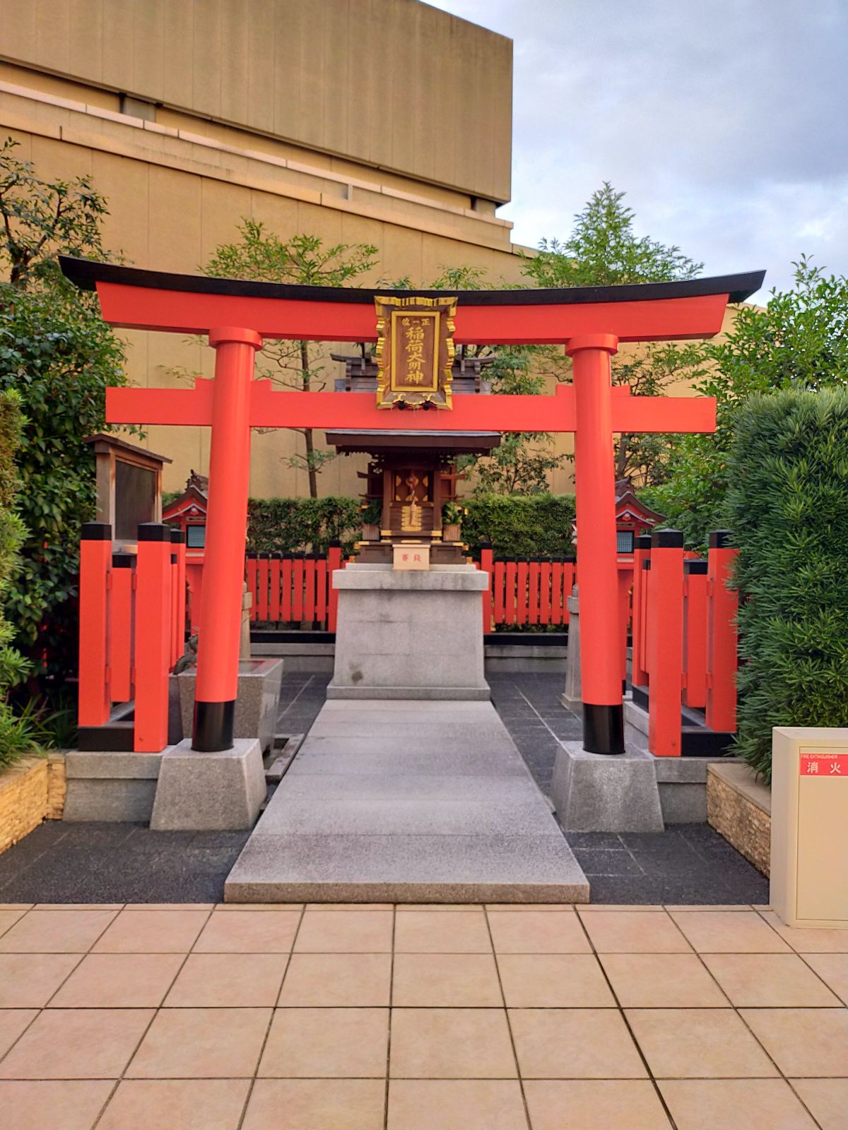 阪急百貨店屋上の神社